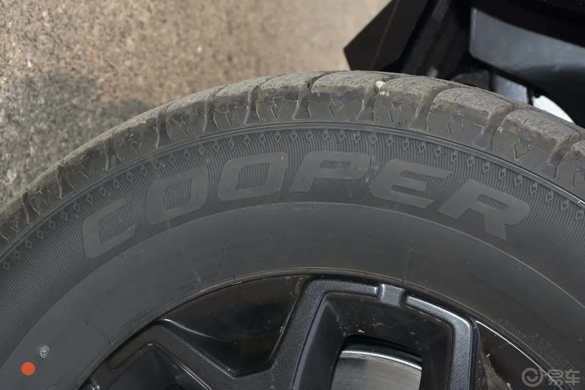 北京越野BJ40刀锋英雄版 2.0T 自动四驱侠客版 柴油外观