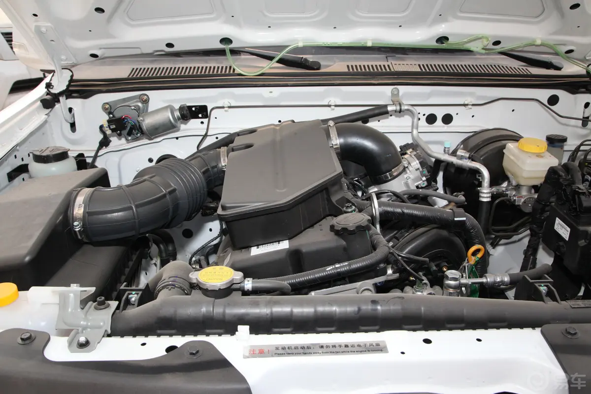 锐骐2.4L 两驱基型车创业版2TZD 汽油发动机特写