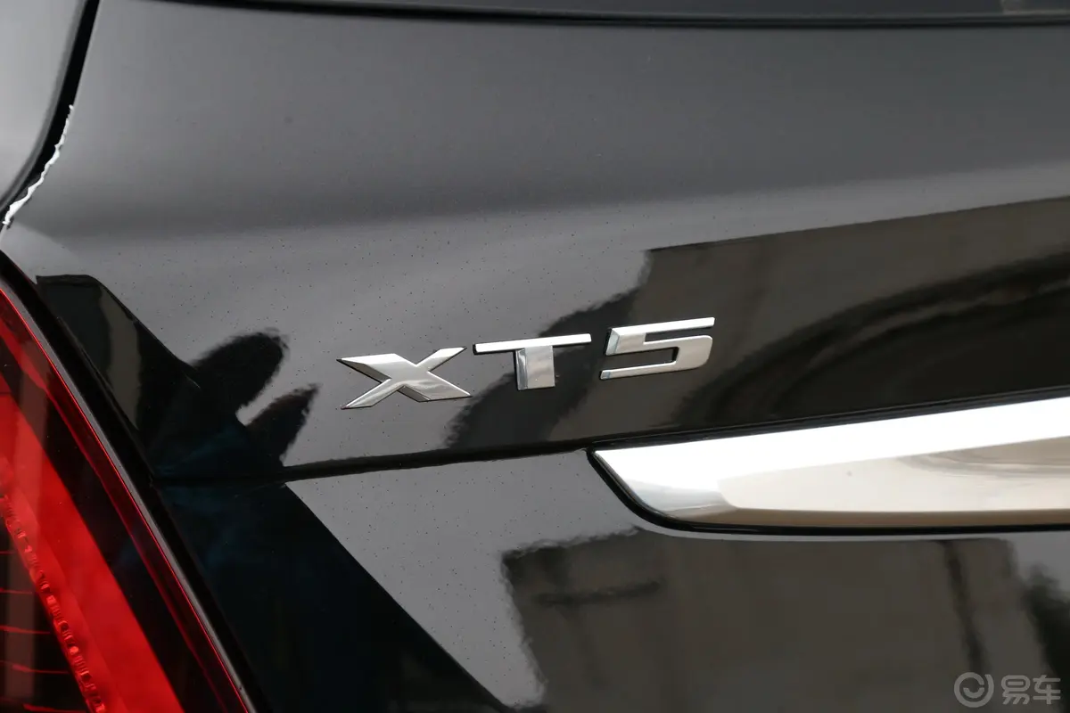 凯迪拉克XT5轻混 2.0T 四驱风尚型外观