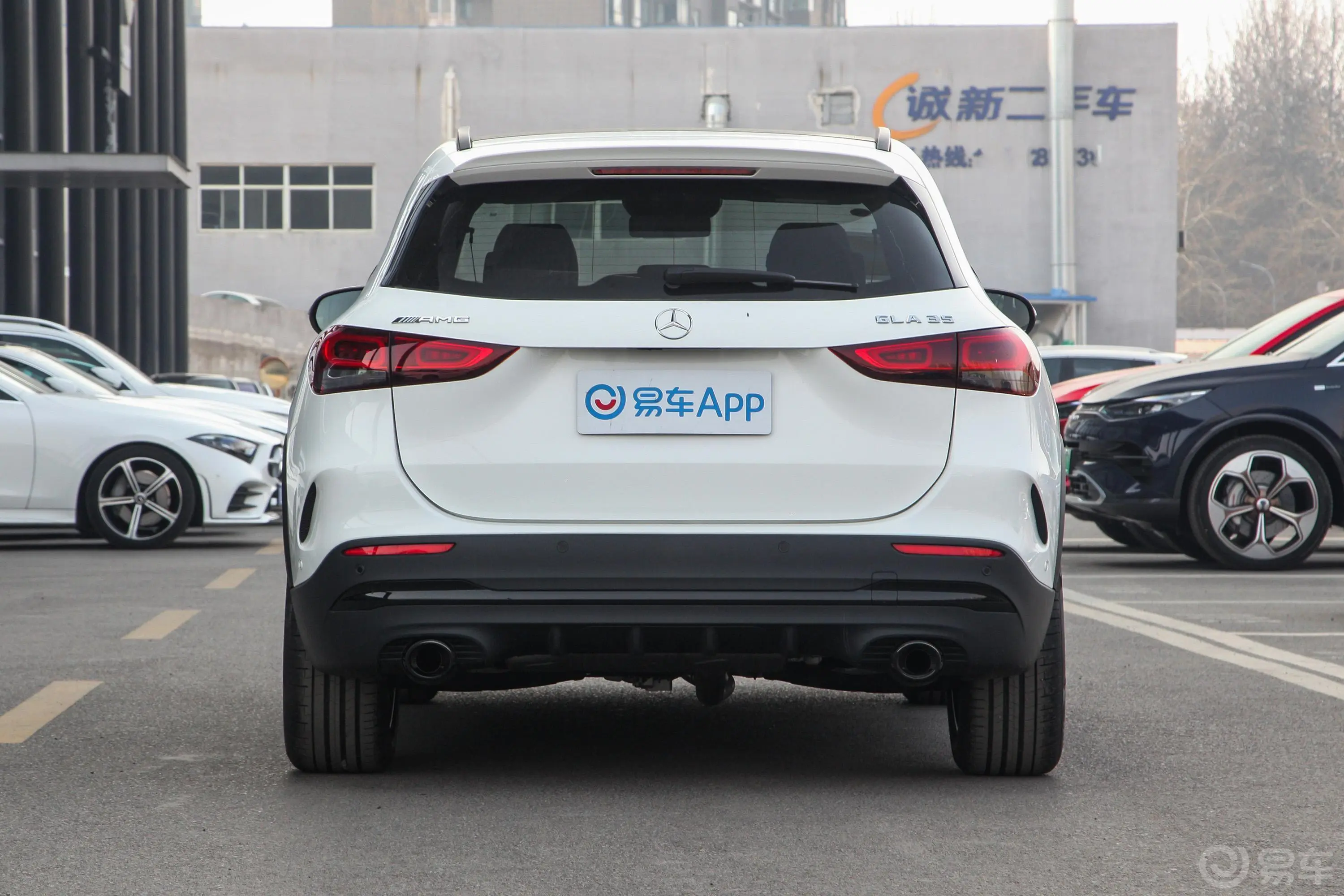 奔驰GLA AMGAMG GLA 35 4MATIC外观