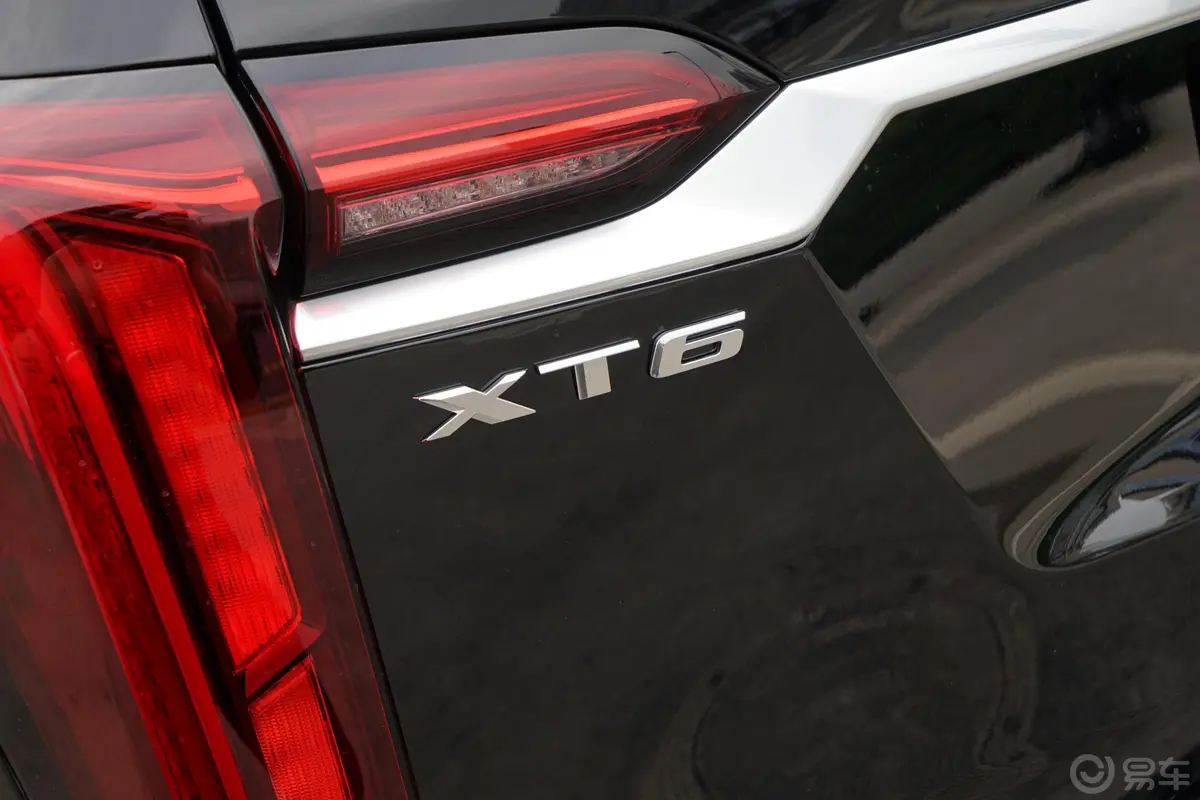 凯迪拉克XT62.0T 轻混 两驱豪华型 6座外观