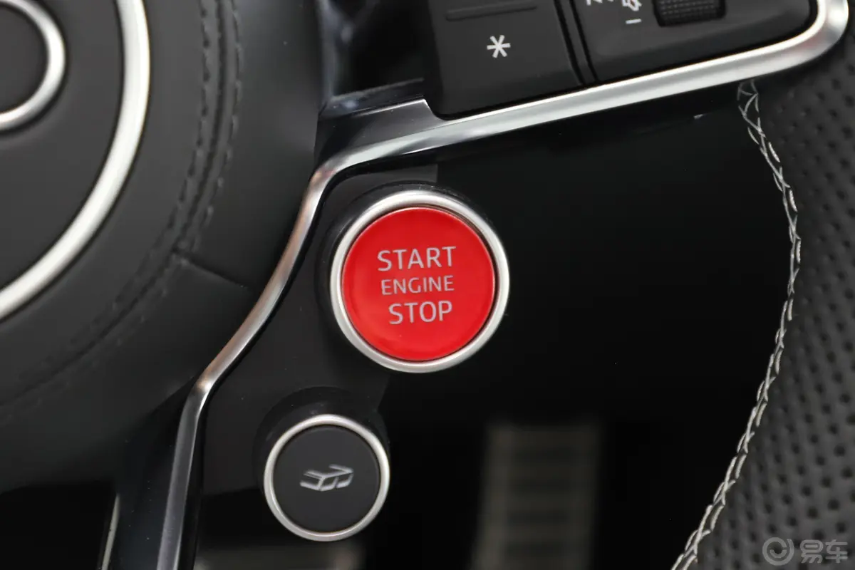 奥迪R8R8 V10 Coupe Performance 收藏家版钥匙孔或一键启动按键