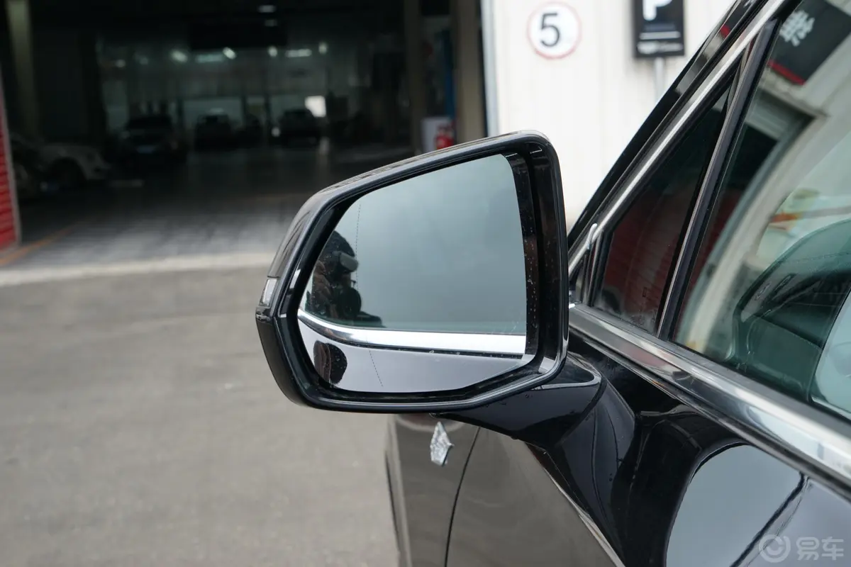 凯迪拉克XT62.0T 轻混 两驱风尚型 7座后视镜镜面
