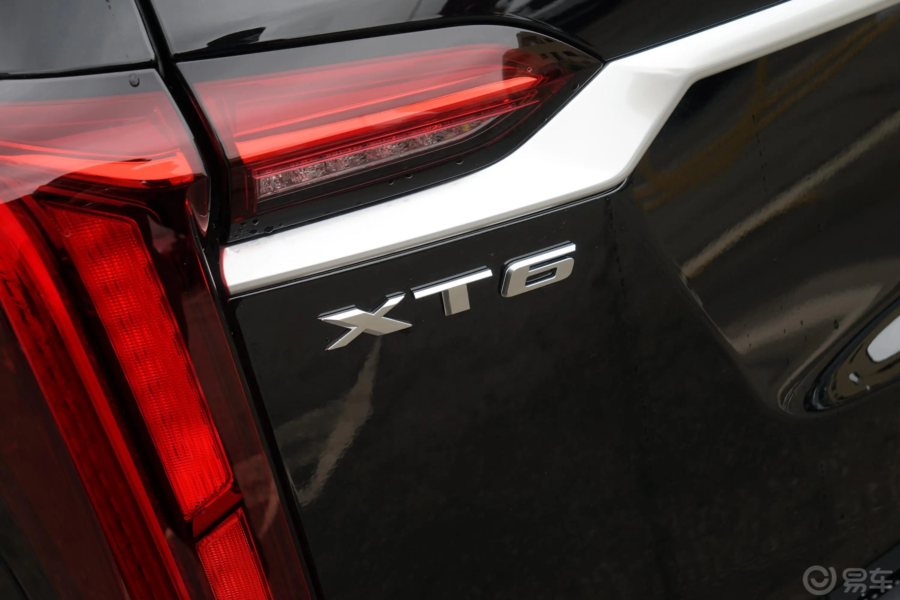 凯迪拉克XT62.0T 轻混 两驱风尚型 7座外观