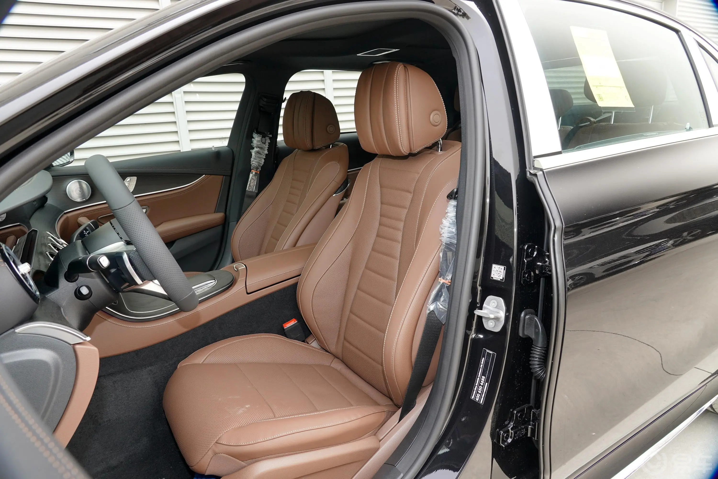 奔驰E级改款 E 300 L 运动尊贵型驾驶员座椅