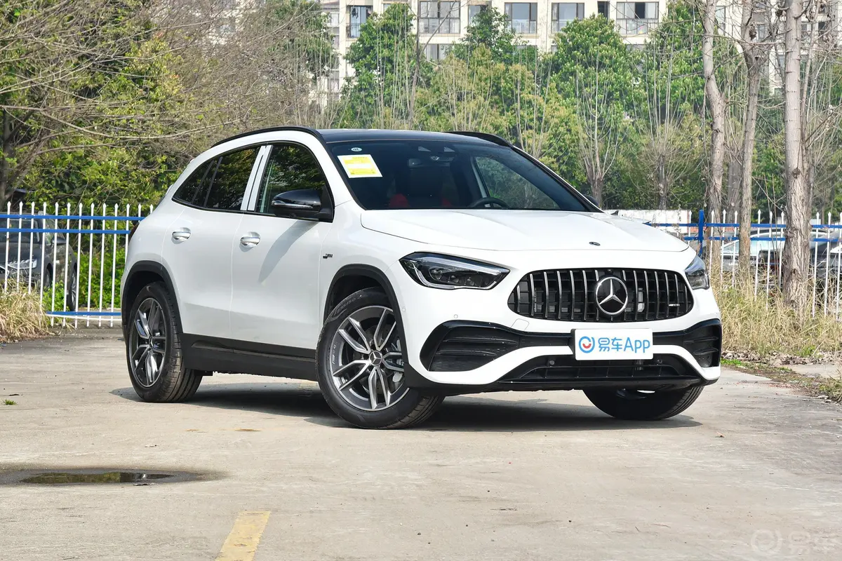 奔驰GLA AMGAMG GLA 35 4MATIC外观