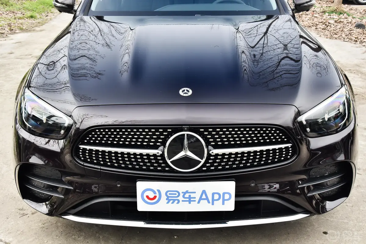 奔驰E级改款 E 300 L 运动时尚型外观