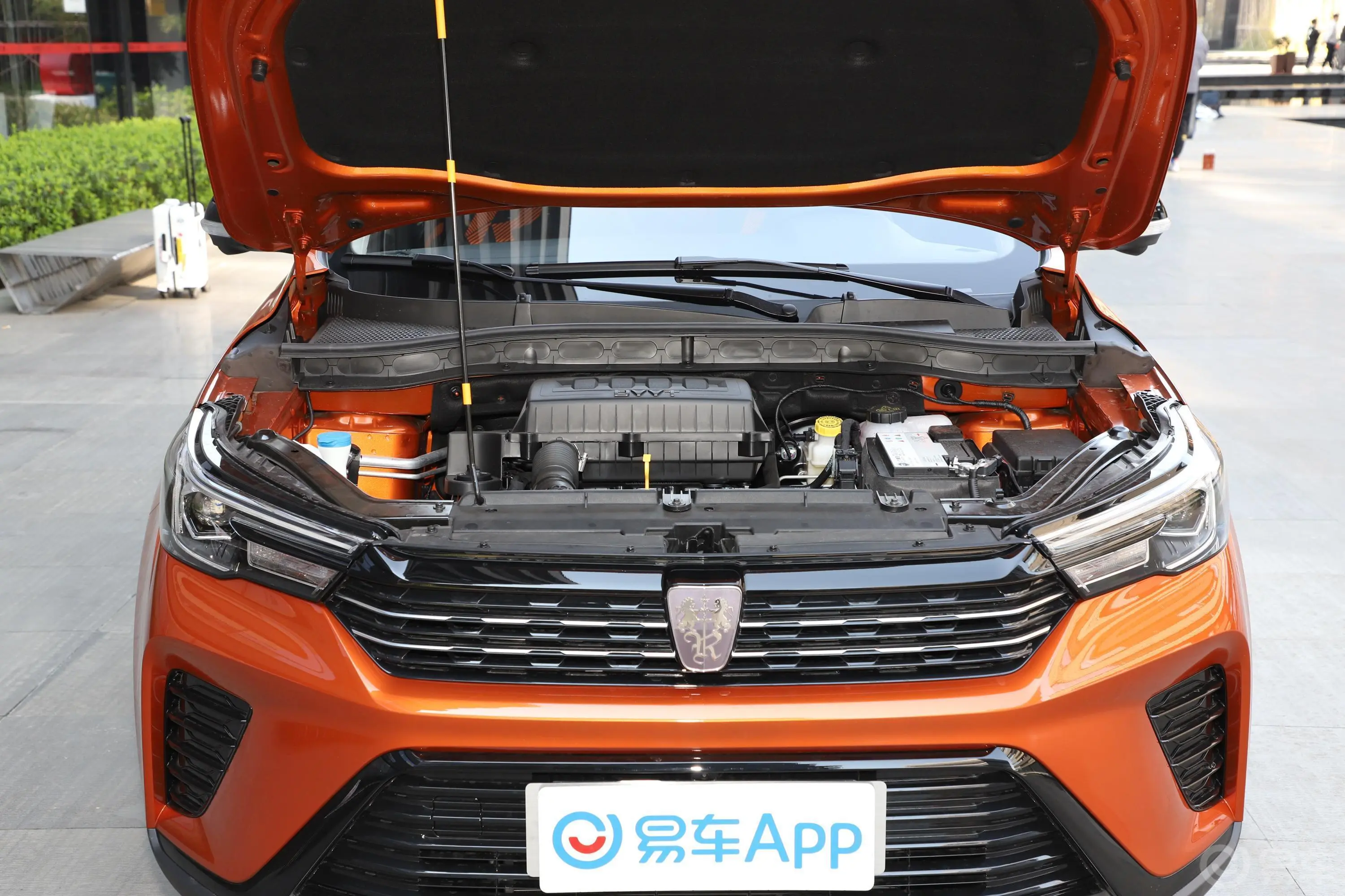 荣威RX3PRO 1.6L CVT旗舰型发动机舱整体