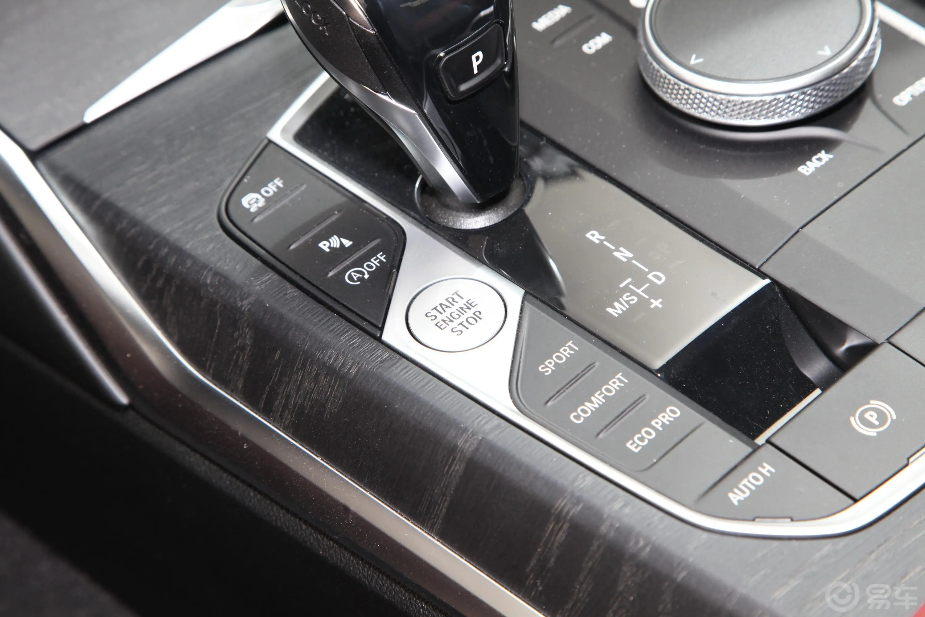 宝马4系双门轿跑车 425i M运动套装钥匙孔或一键启动按键