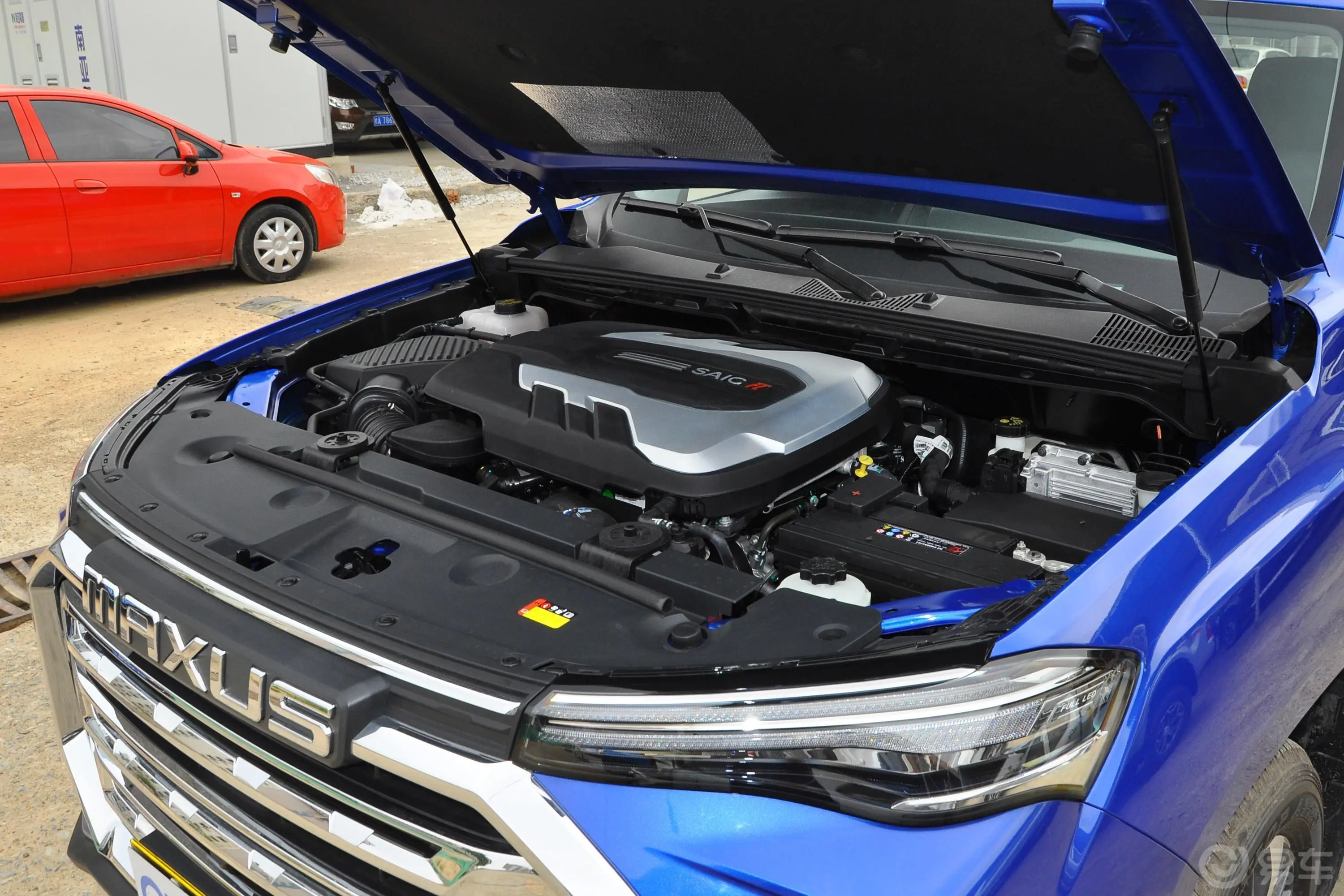 大通T902.0T 自动四驱单增压长箱高底盘精英型 柴油外观