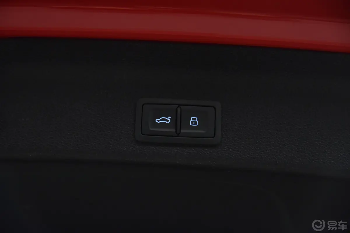奥迪RS 6RS 6 4.0T Avant电动尾门按键（手动扶手）