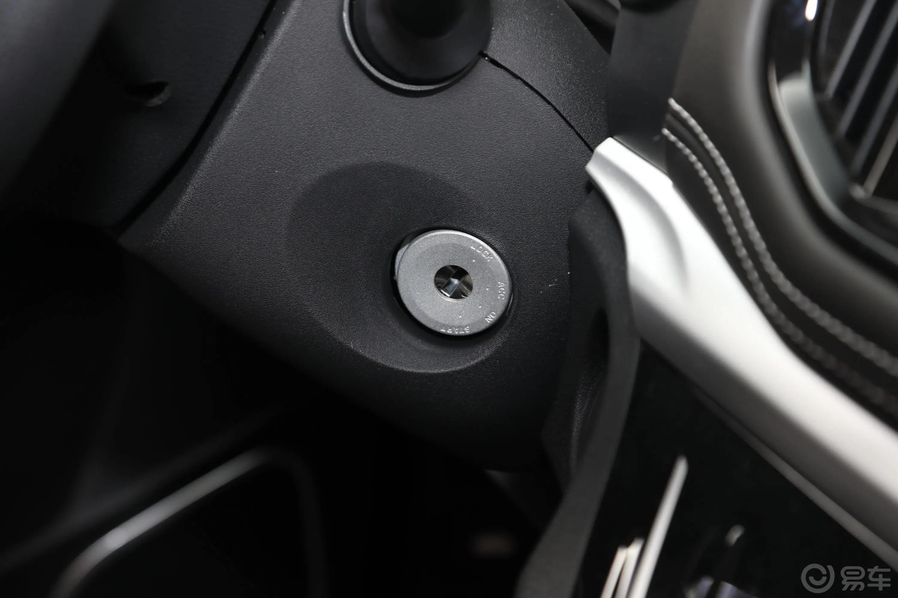 博骏改款2 运动版 1.5L CVT 舒适型钥匙孔或一键启动按键