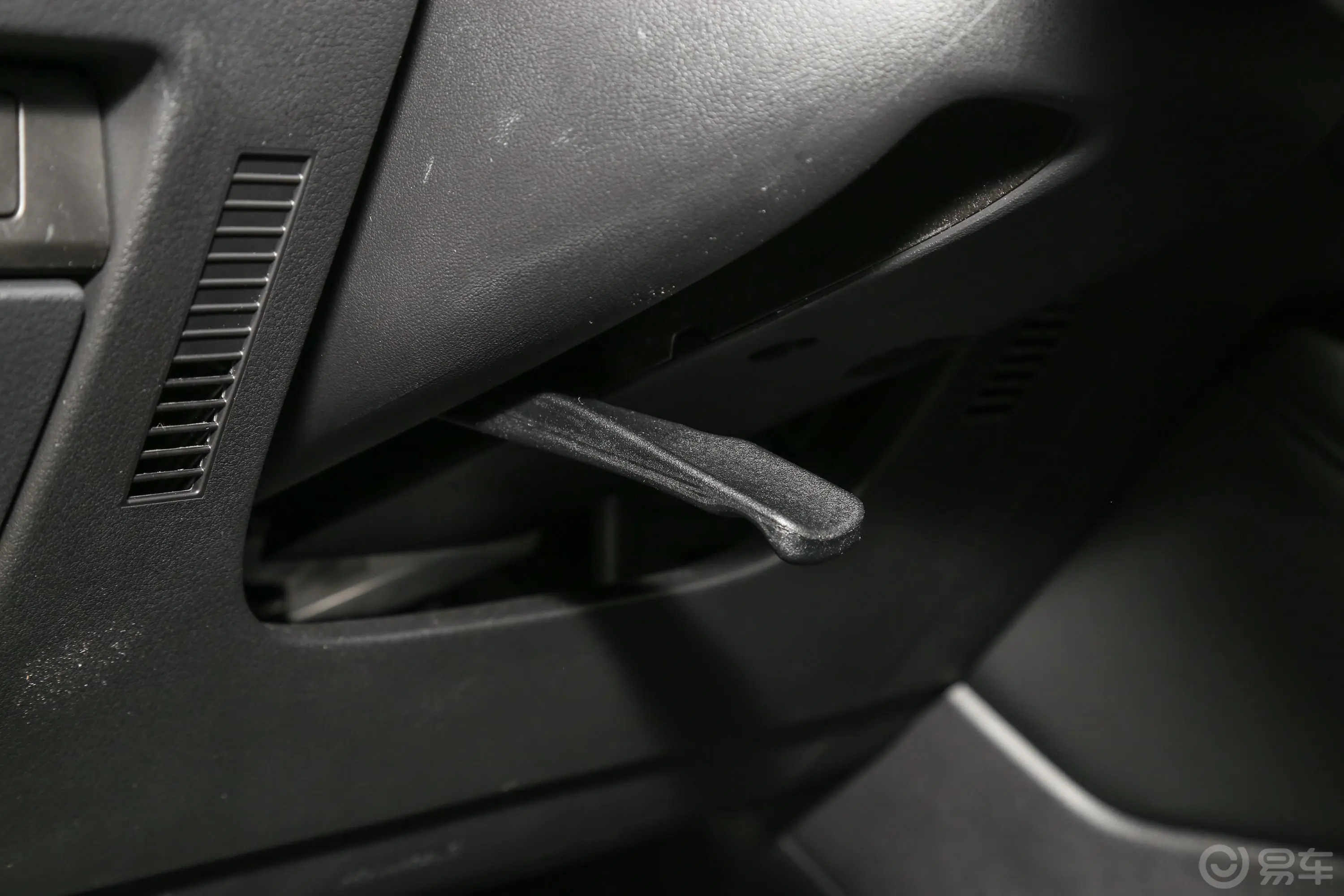 马自达3 昂克赛拉1.5L 自动质美版方向盘调节
