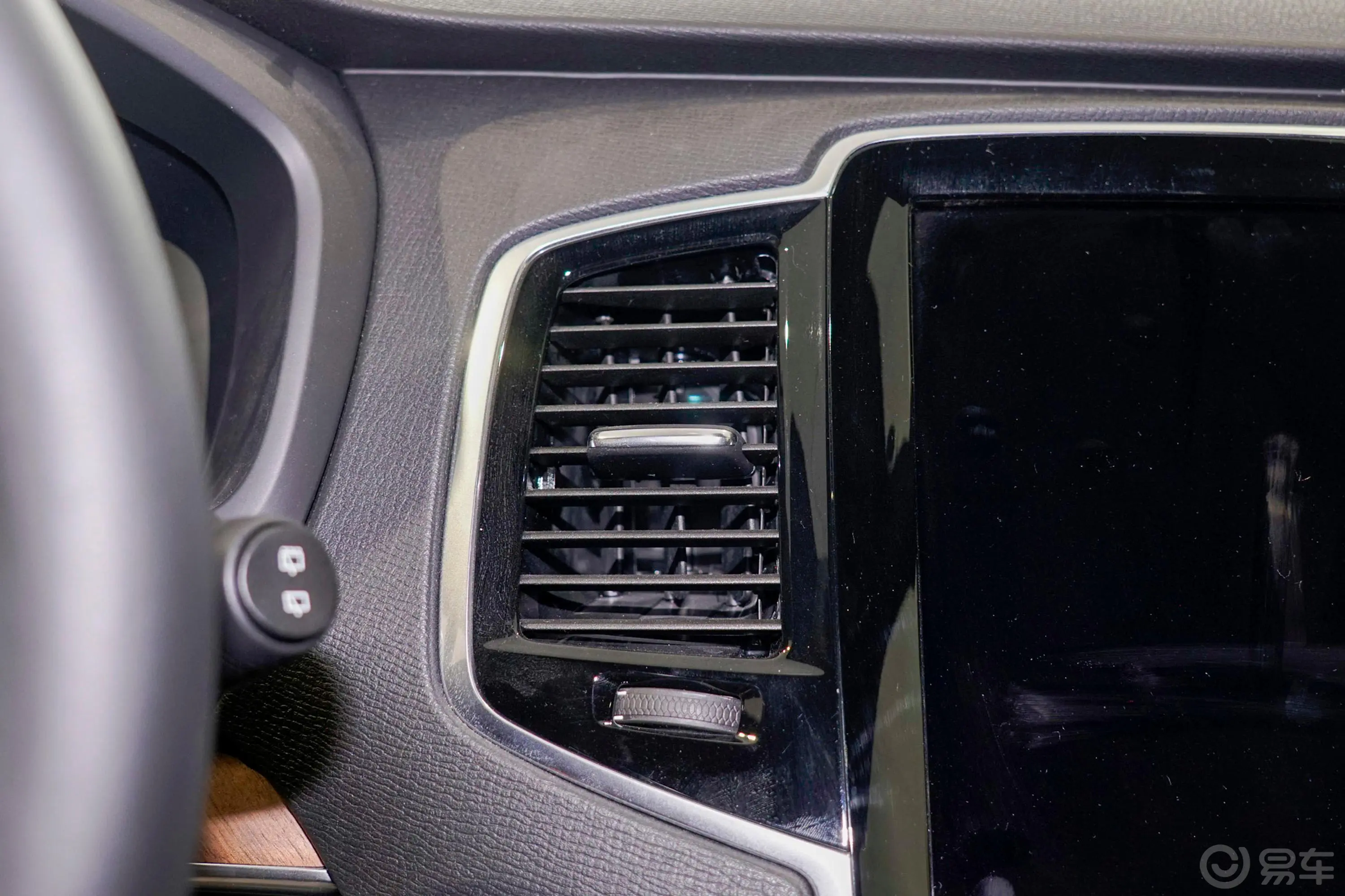 沃尔沃XC90B6 智逸豪华版 7座内饰