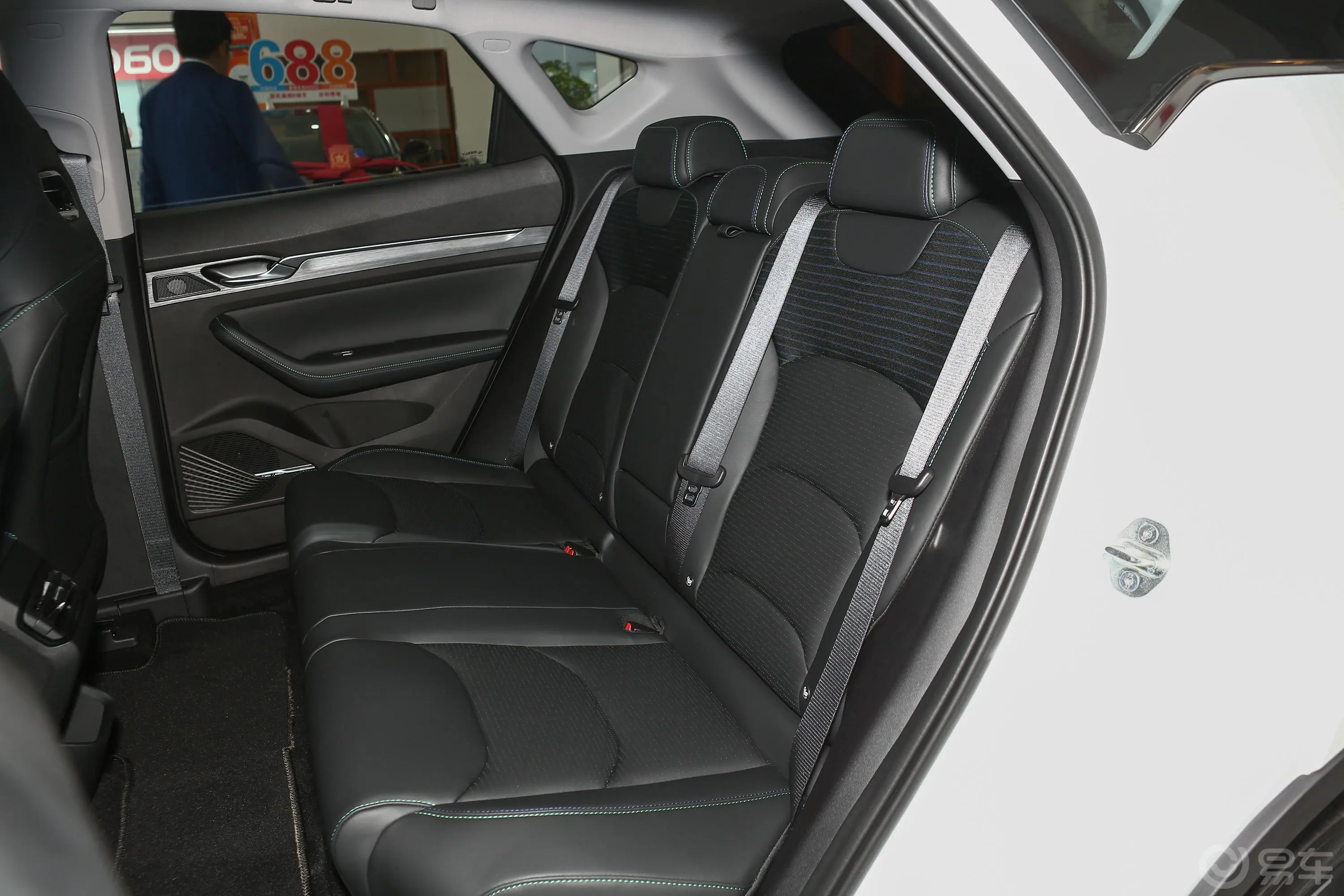 帝豪S1.4T 手动 舒适版后排座椅