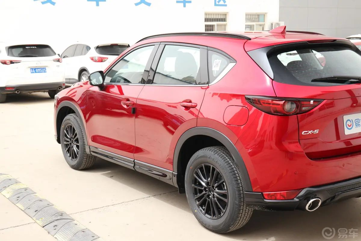 马自达CX-52.0L 手自一体 两驱 黑骑士版外观