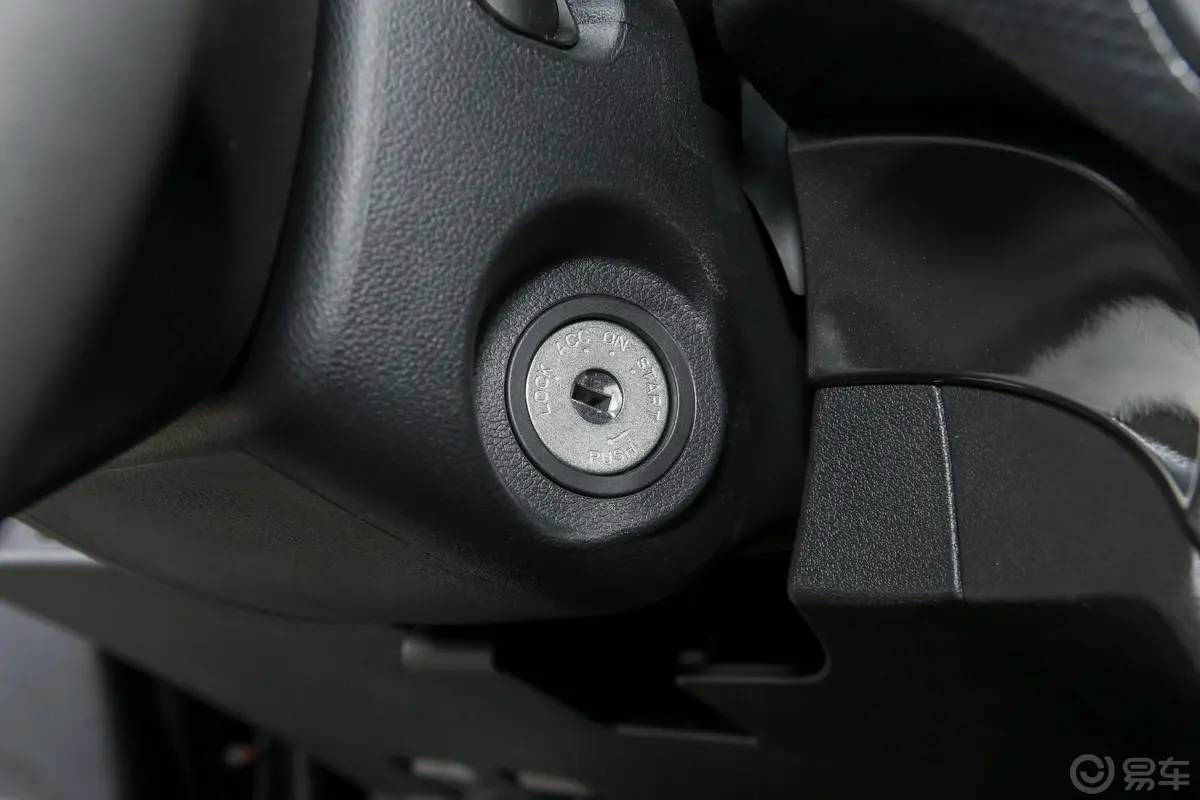 风骏52.0T 手动 大双 两驱 精英型 柴油钥匙孔或一键启动按键