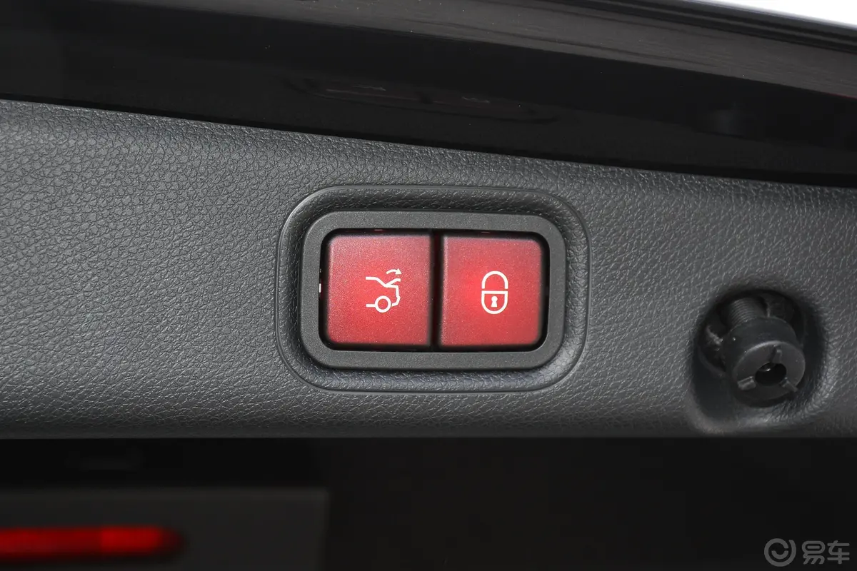 奔驰E级(进口)改款 E 260 豪华型运动版电动尾门按键（手动扶手）