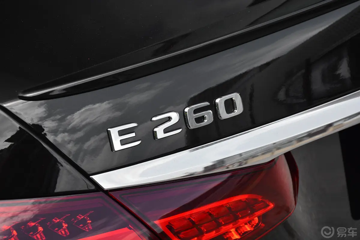 奔驰E级(进口)改款 E 260 豪华型运动版外观