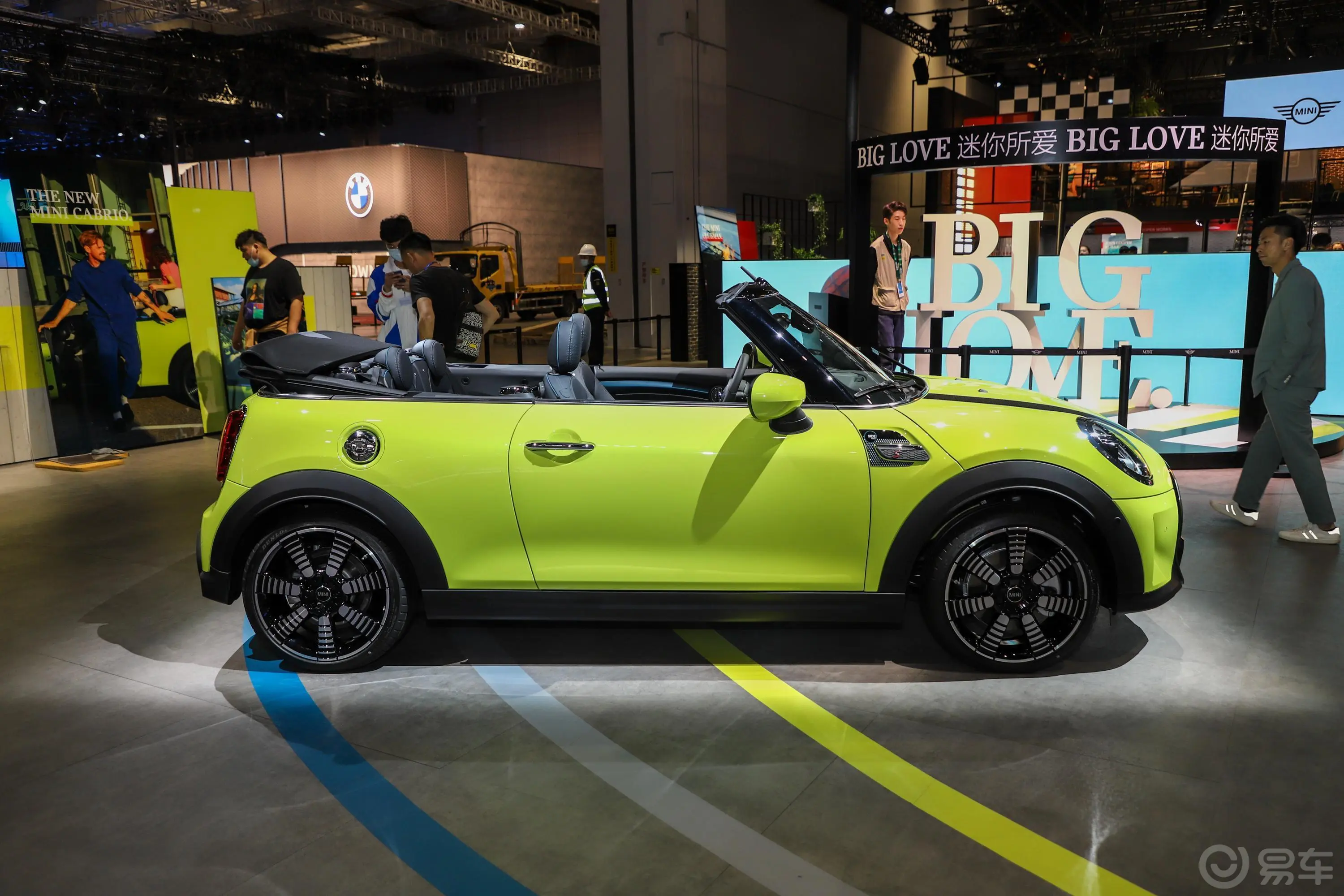 MINI CABRIO2.0T COOPER S CABRIO Sidewalk外观