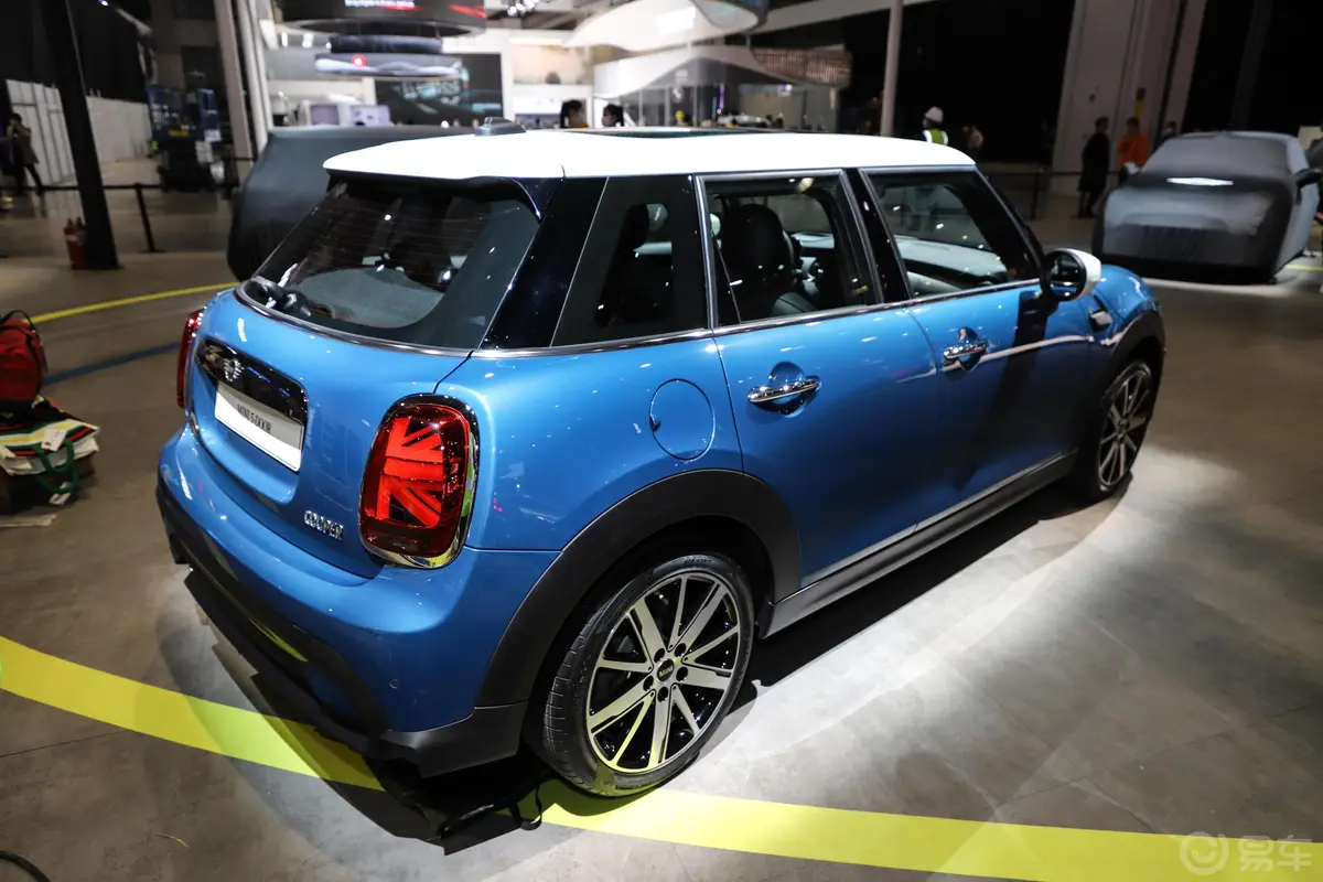 MINI1.5T COOPER 艺术家 五门版外观