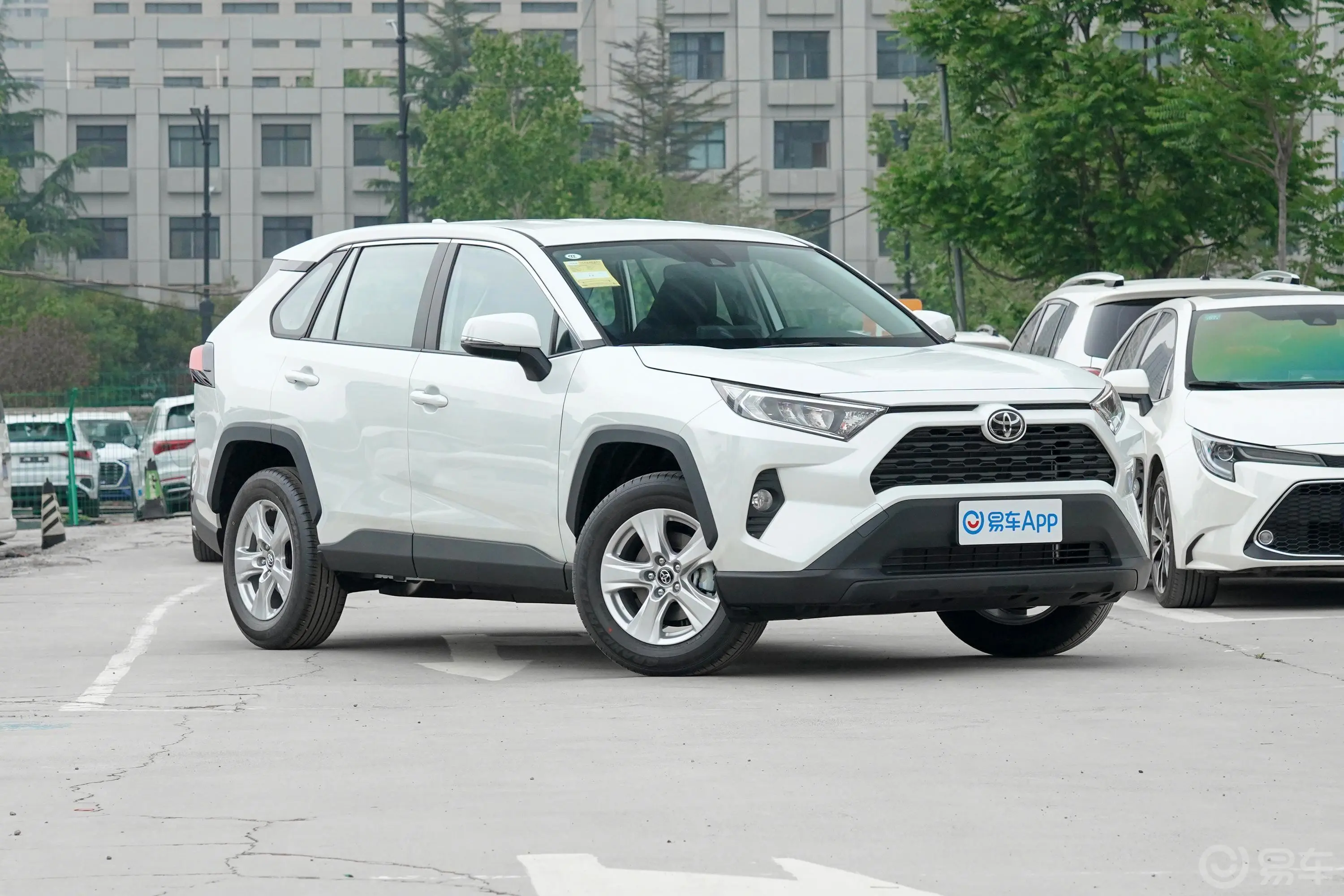 RAV4荣放2.0L CVT 两驱 都市版主驾驶后视镜背面