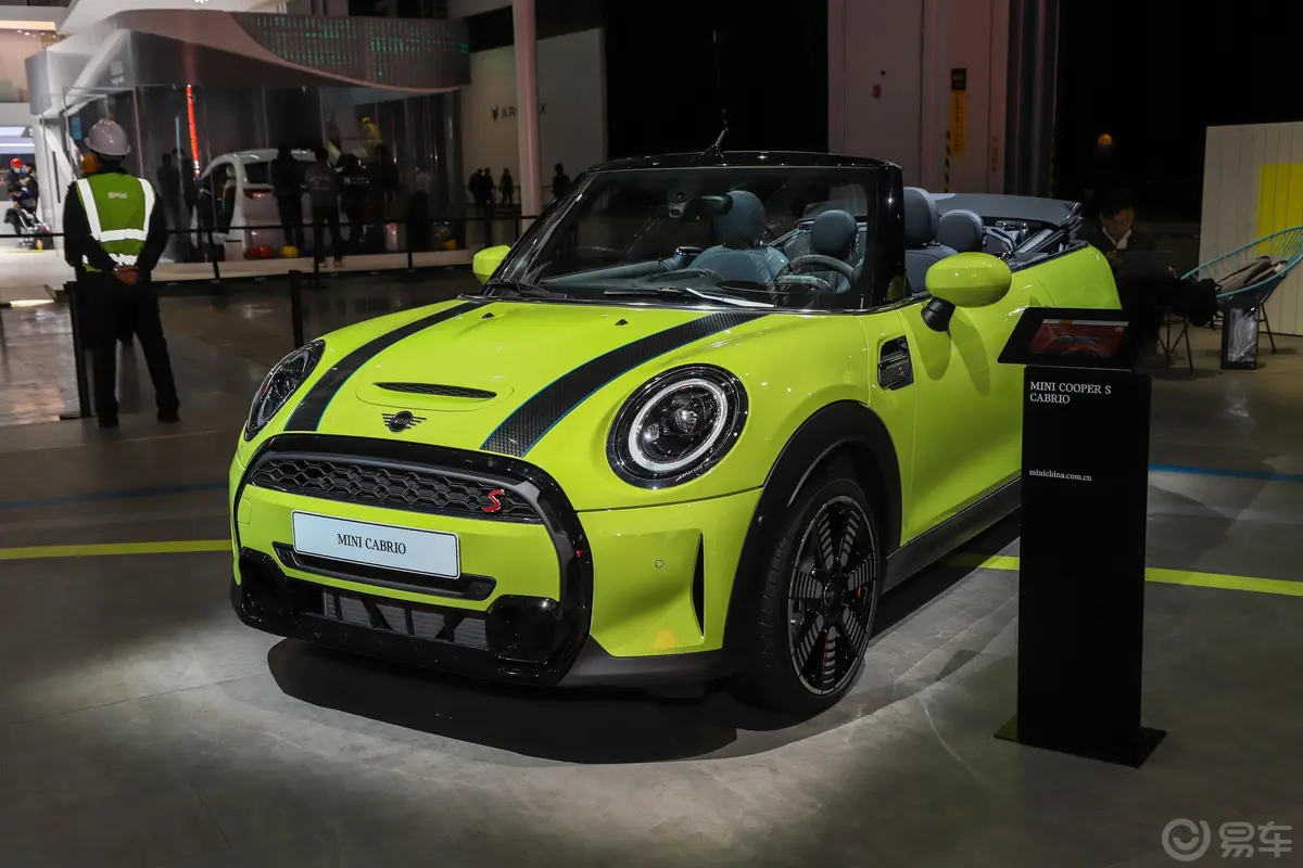 MINI CABRIO2.0T COOPER S CABRIO Sidewalk外观