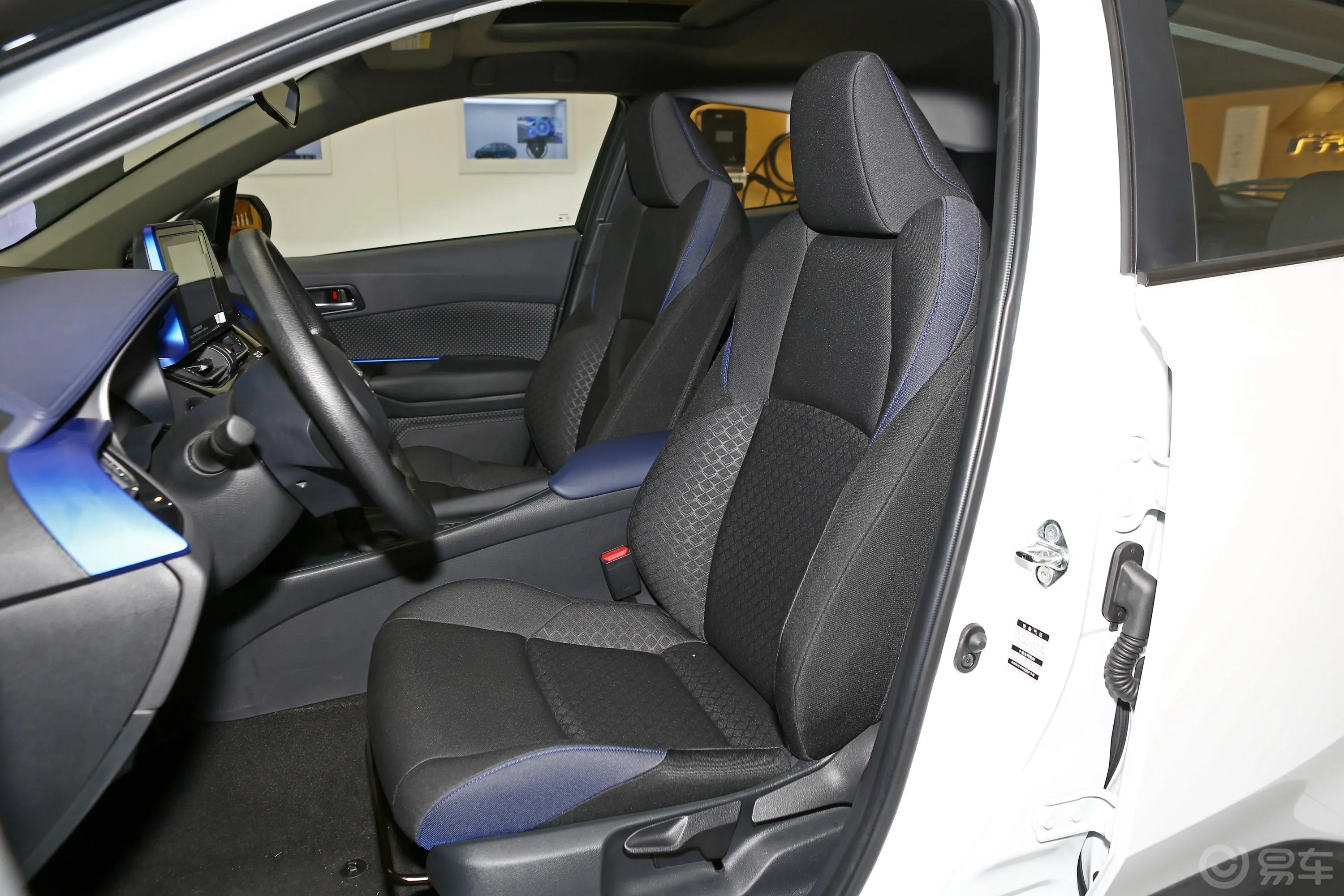 丰田C-HR双擎 2.0L 舒适版驾驶员座椅