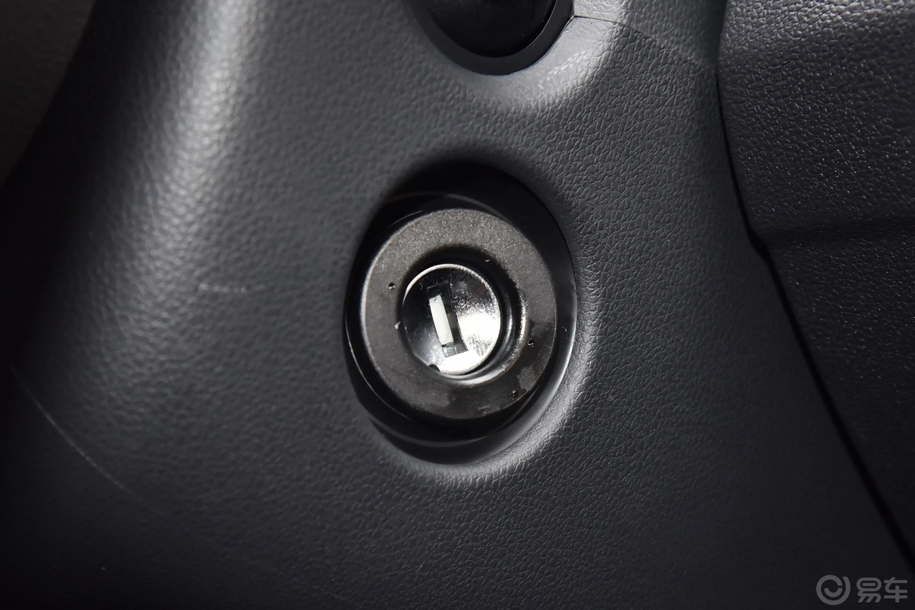 捷达VA31.5L 自动向上人生版钥匙孔或一键启动按键
