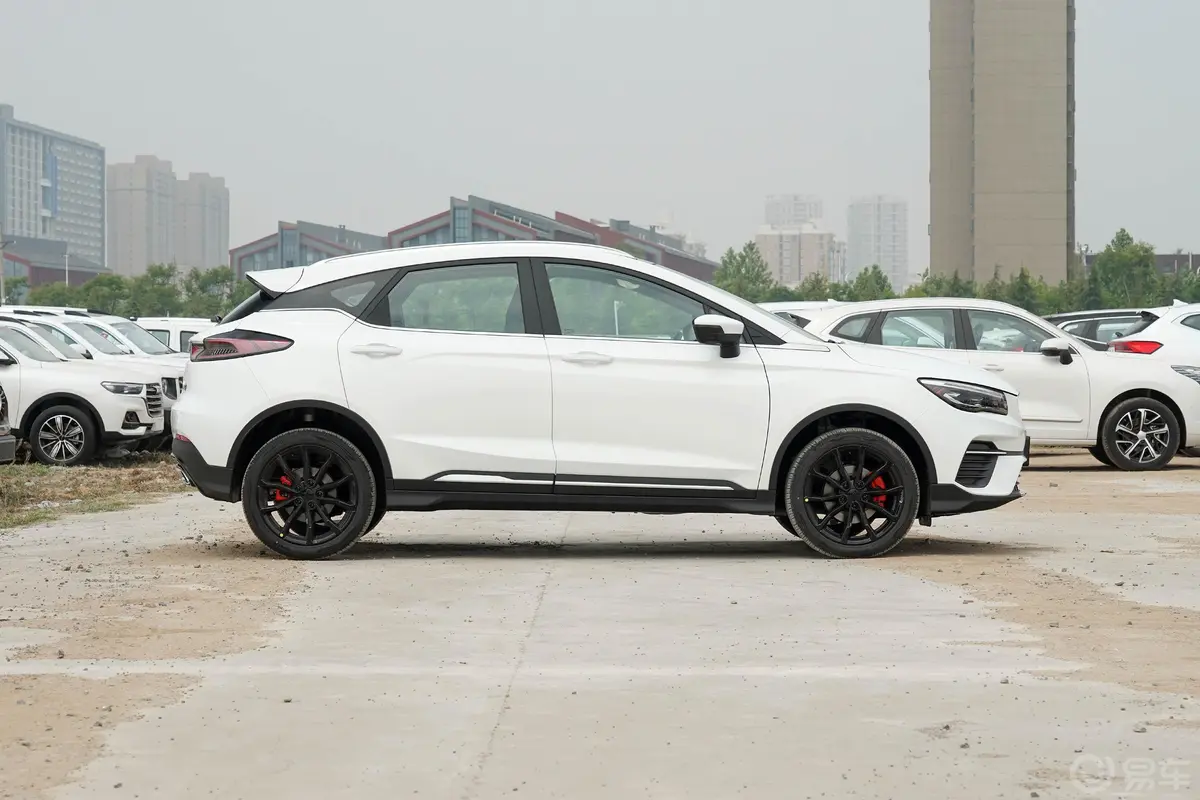 帝豪S1.4T CVT 尊贵版正侧车头向右水平