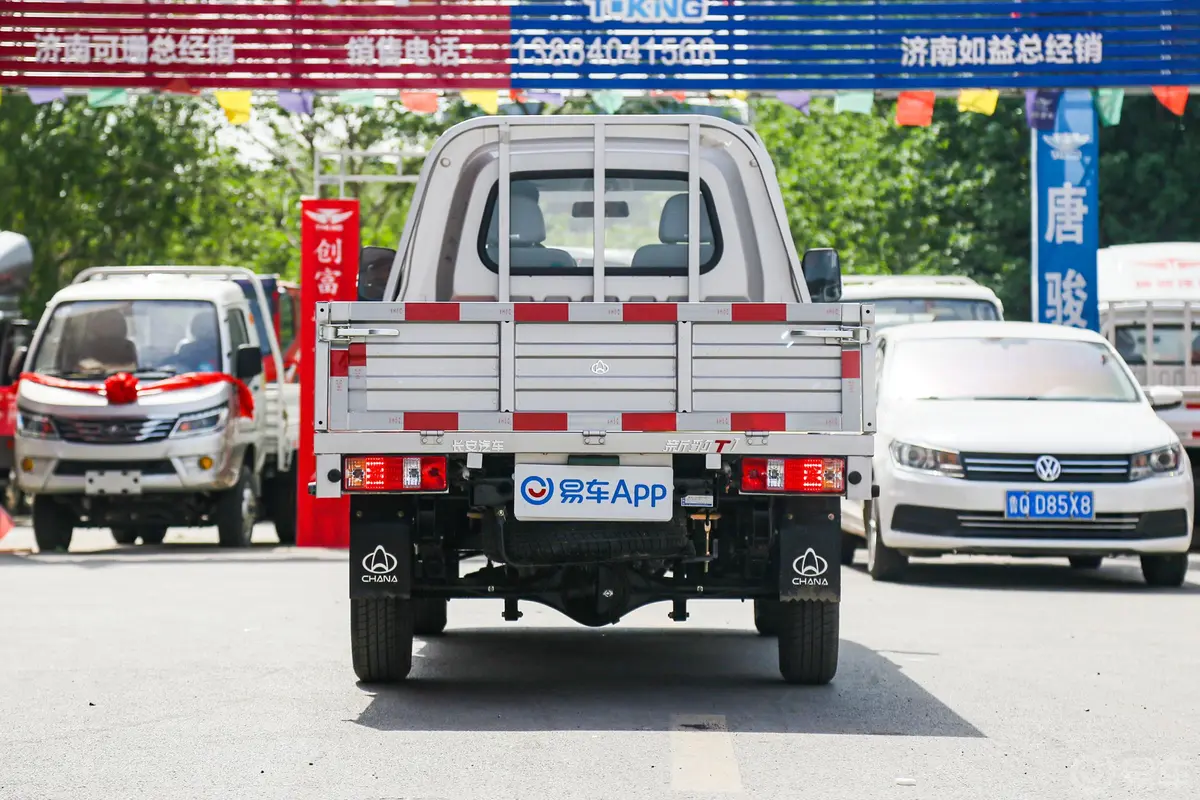 新豹T11.2L 单排单后轮长箱 载货汽车 标准版正后水平