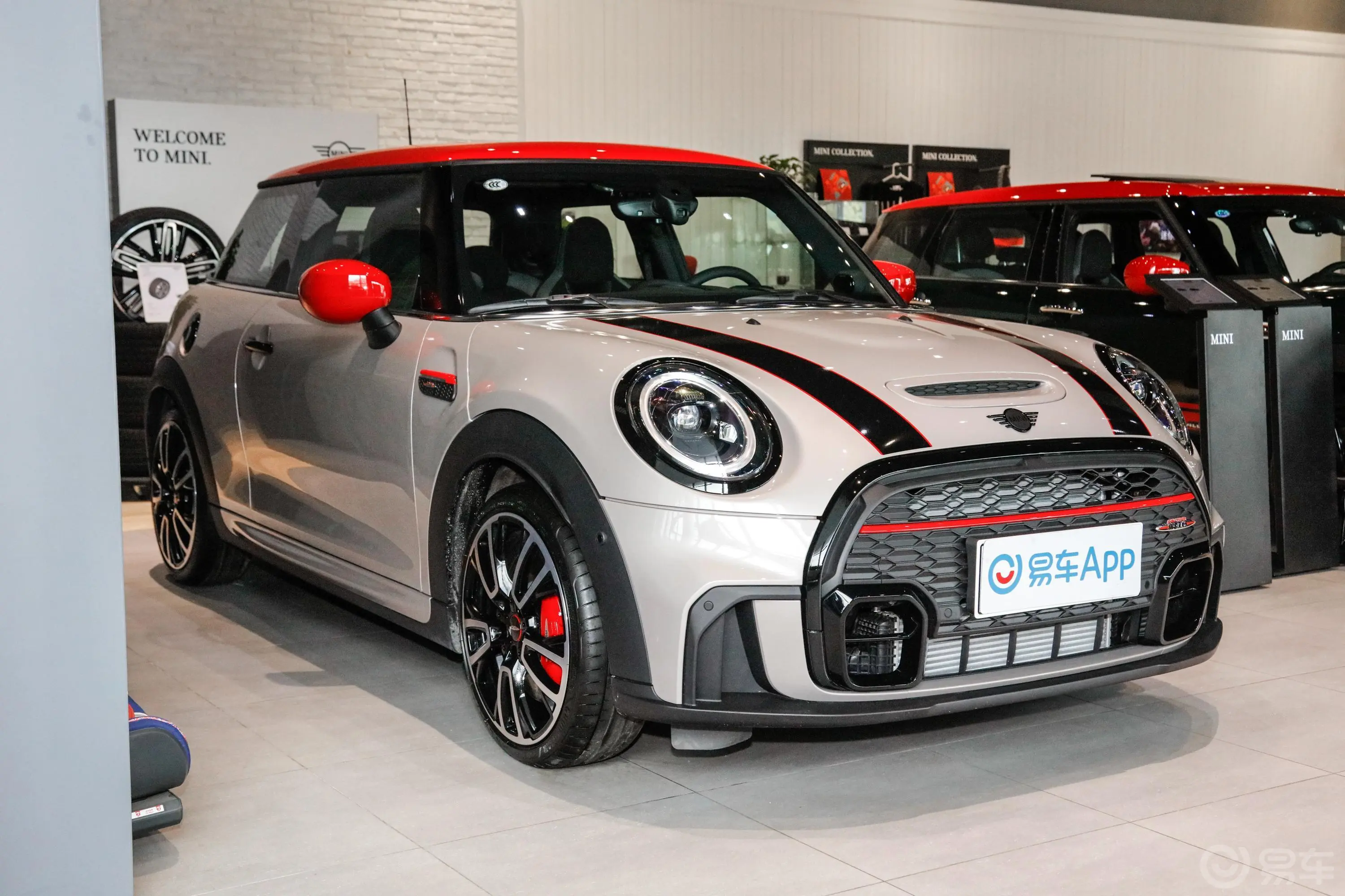 MINI JCW2.0T JOHN COOPER WORKS ALL-IN侧前45度车头向右水平