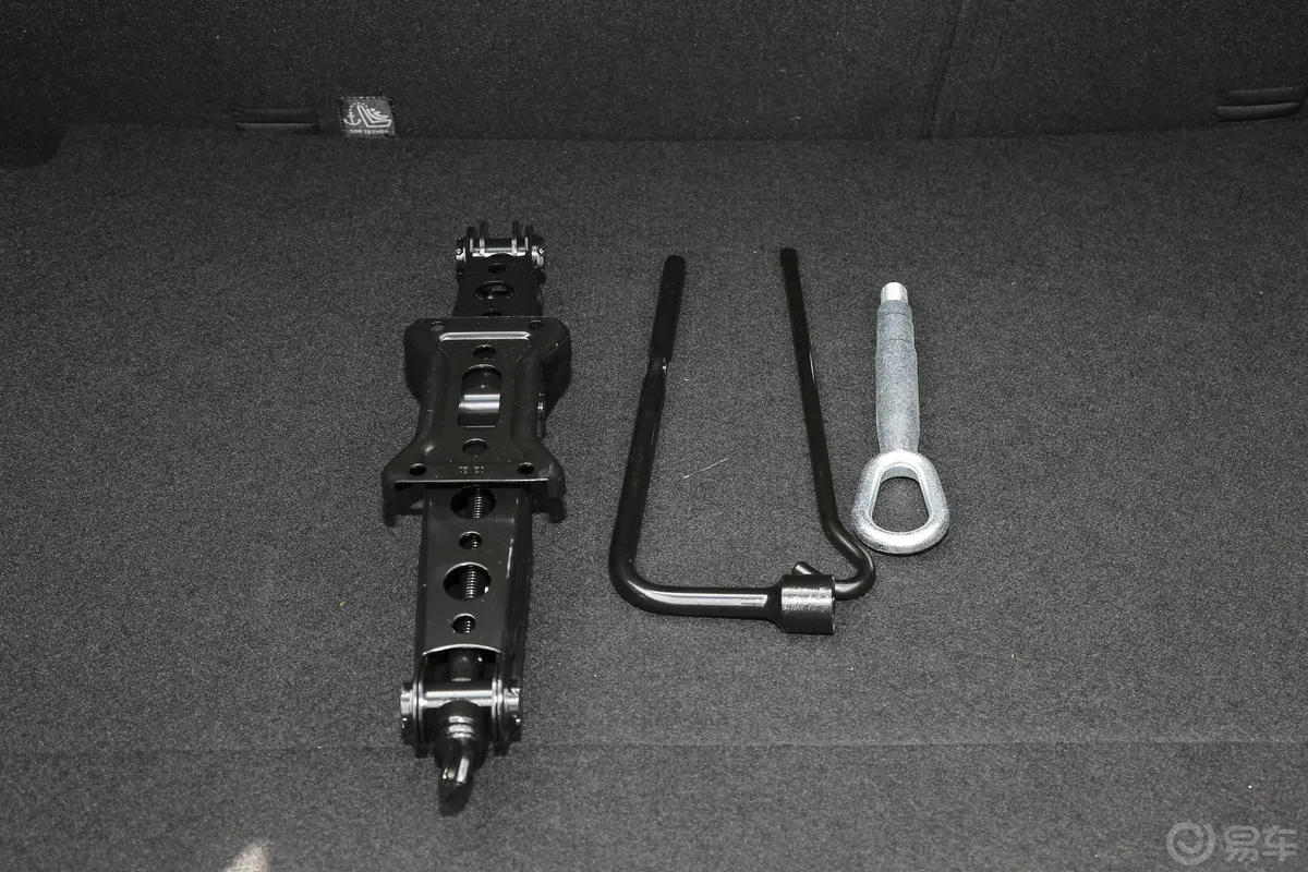 MG61.5T 双离合 领潮智装版随车工具