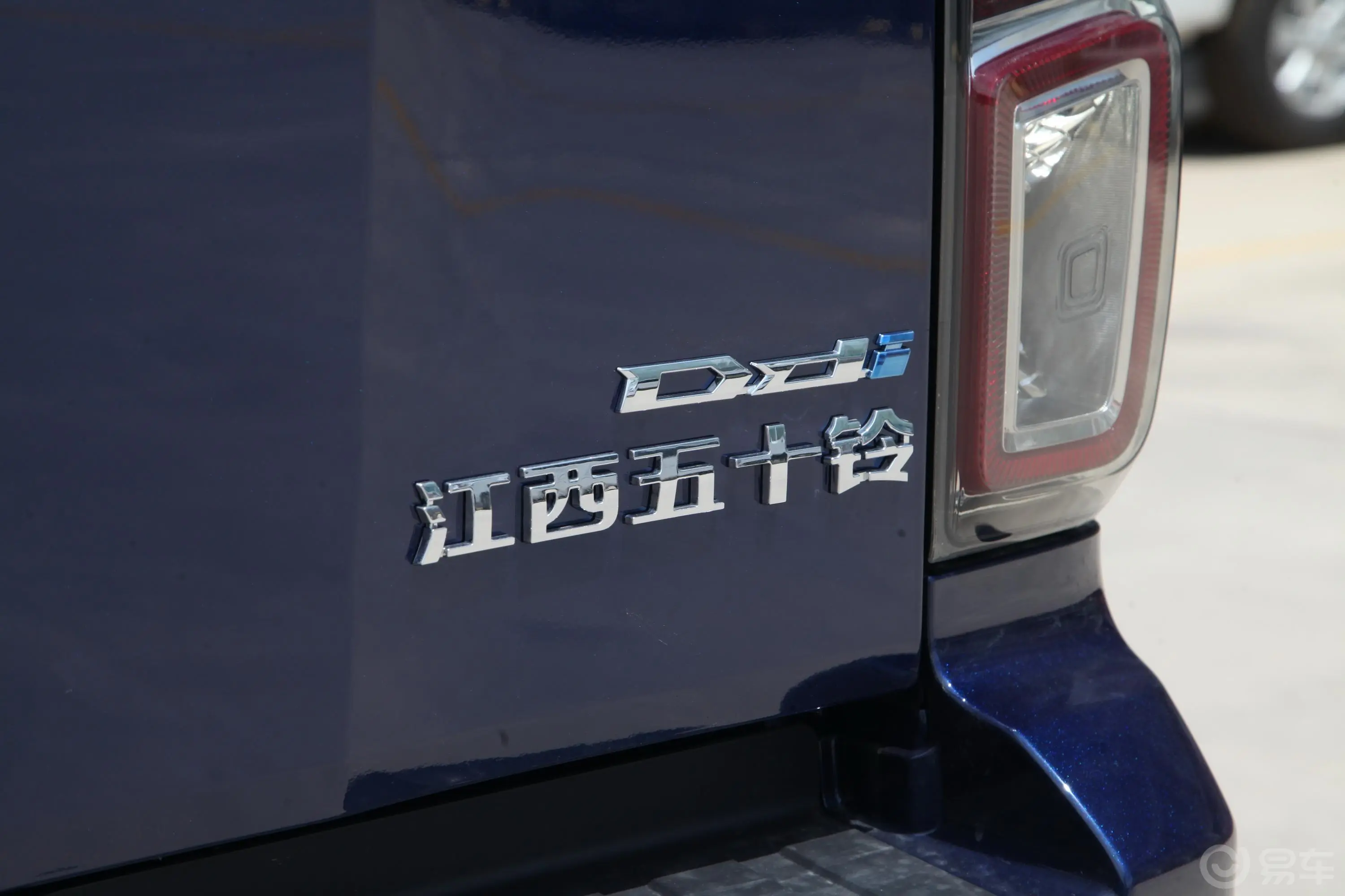 D-MAX1.9T 自动四驱Global悍动型外观细节