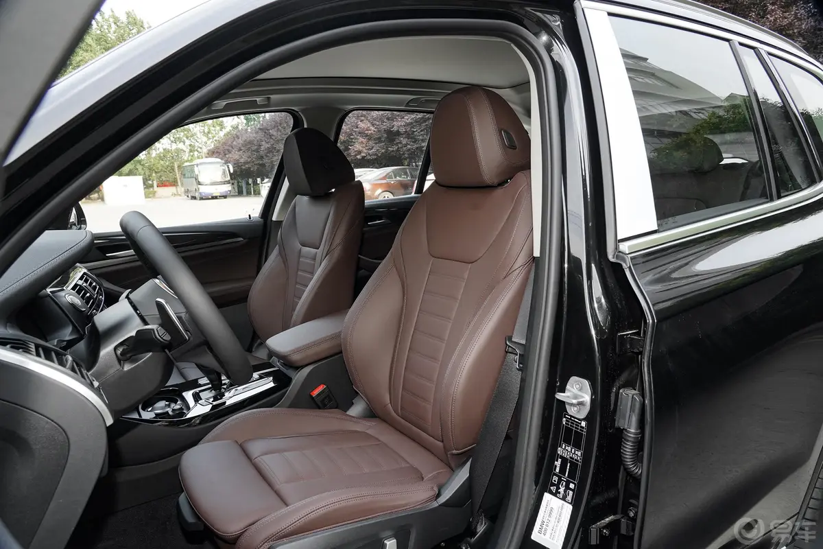 宝马X3改款 xDrive 30i 领先型 M运动套装驾驶员座椅