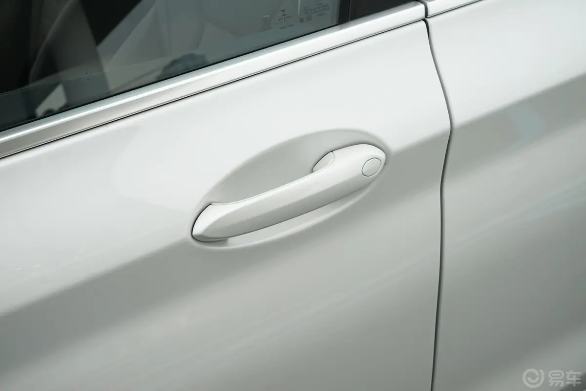 宝马X3改款 xDrive 28i M运动套装驾驶员侧前门把手