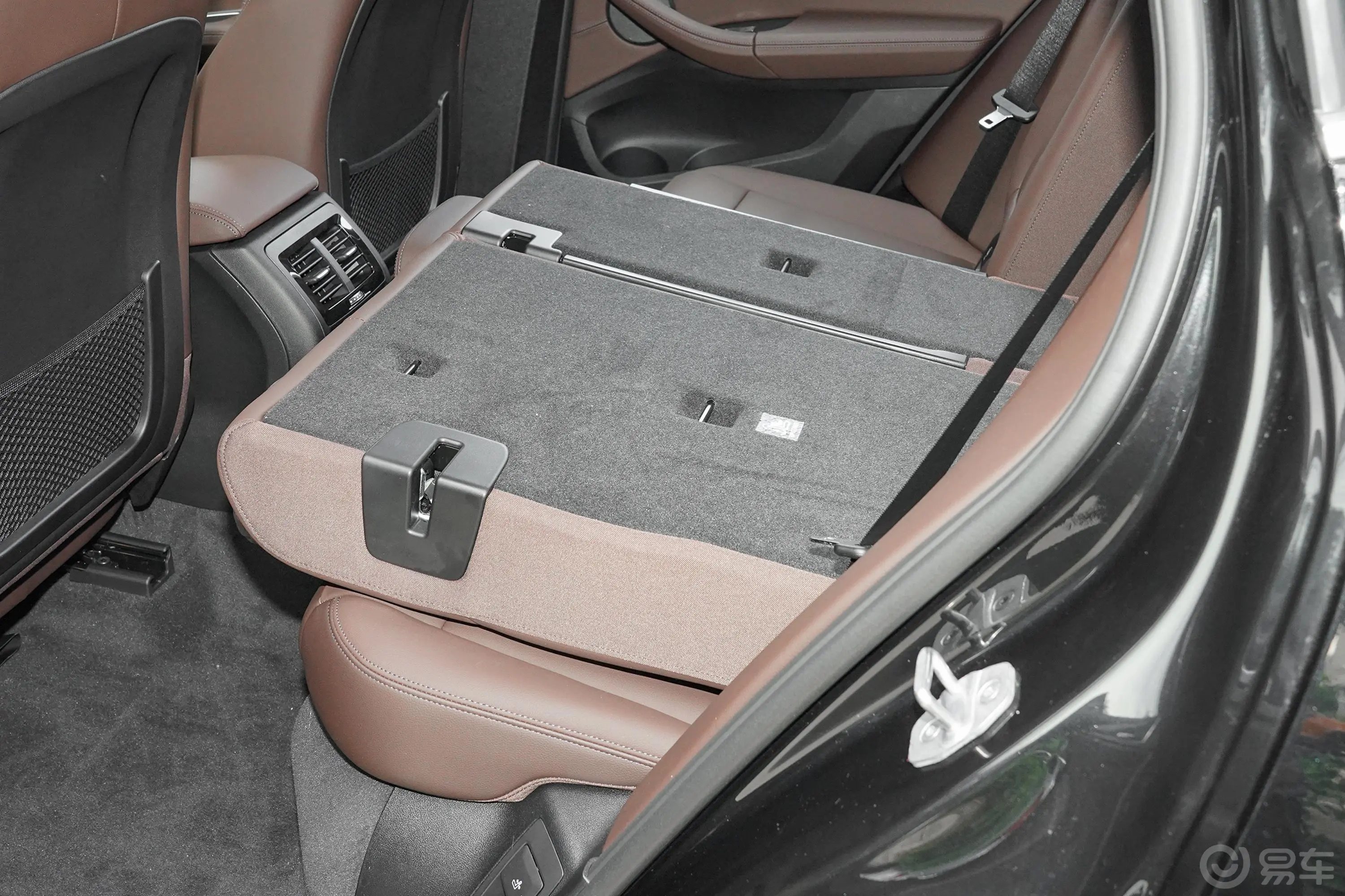 宝马X3改款 xDrive 30i 领先型 M运动套装空间