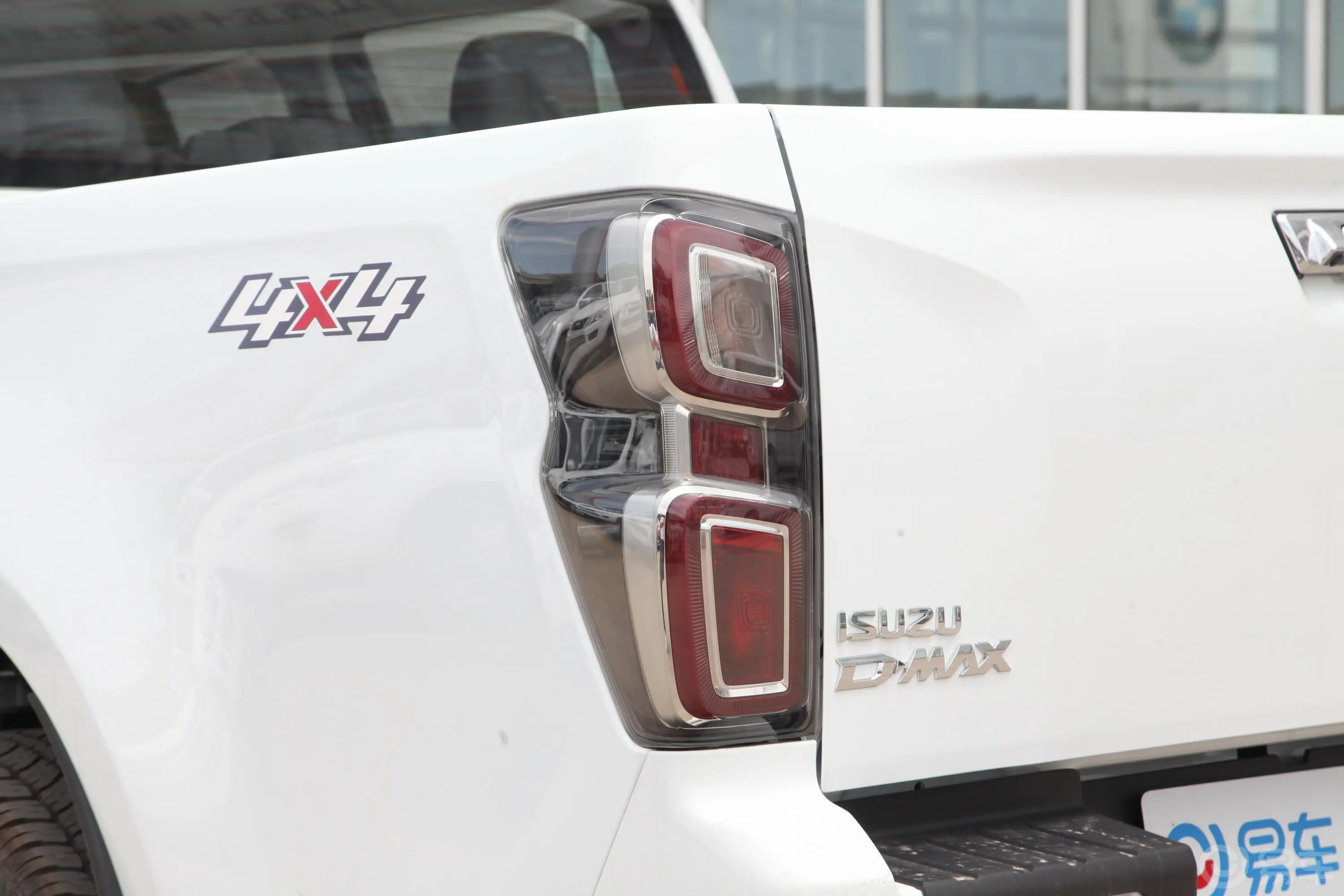 D-MAX1.9T 自动四驱Global悍动型外观灯组