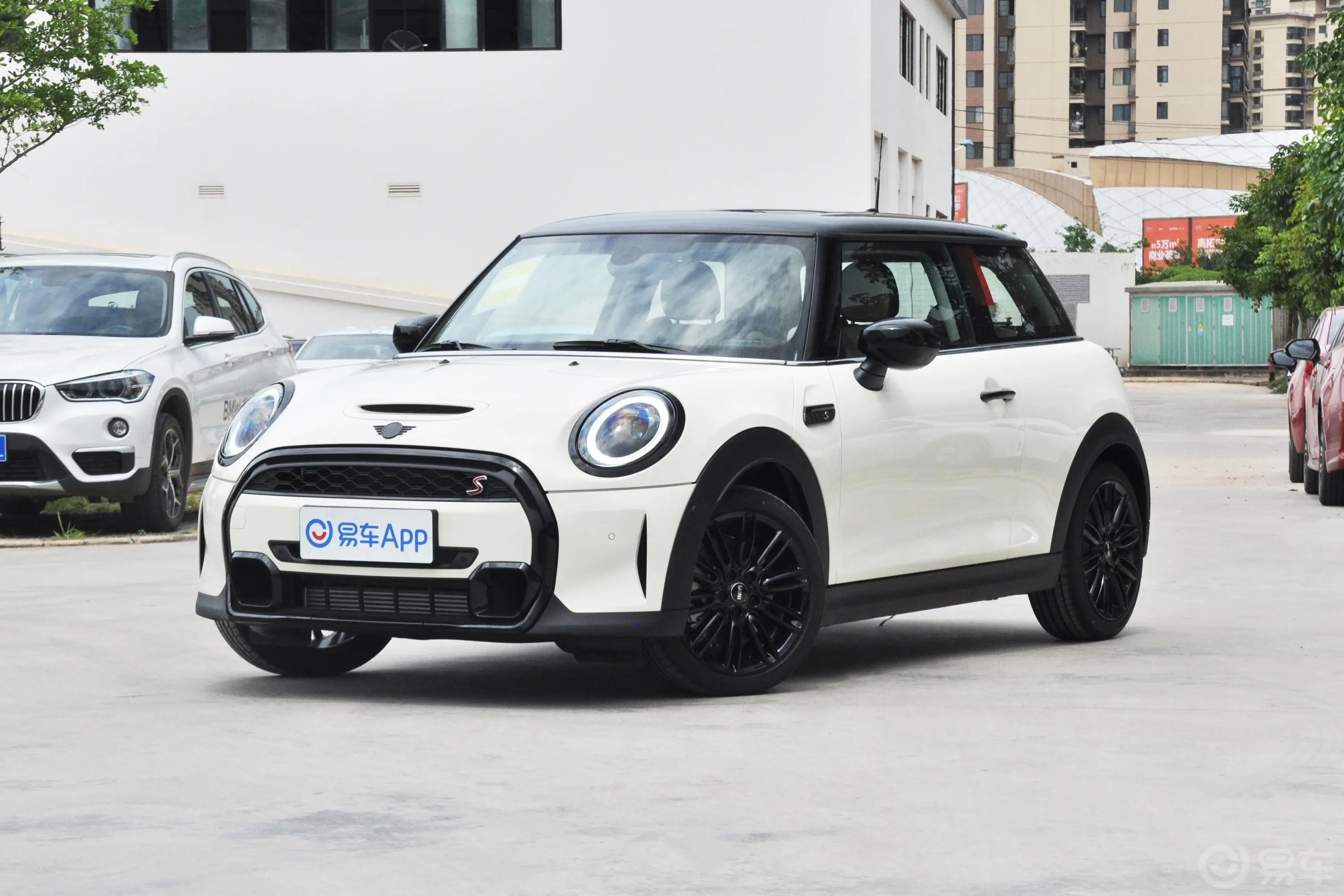 MINI2.0T COOPER S 经典派侧前45度车头向左水平