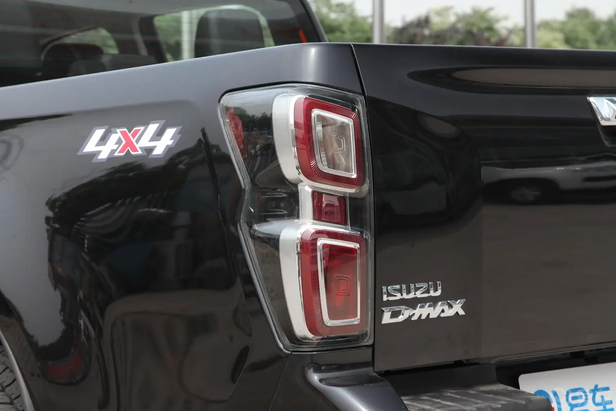 D-MAX1.9T 自动四驱Global引领型外观灯组