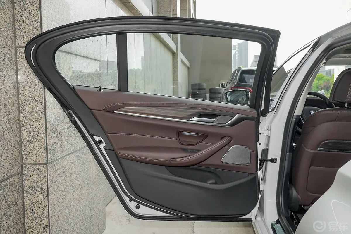 宝马5系改款 530Li 尊享型 豪华套装驾驶员侧后车门