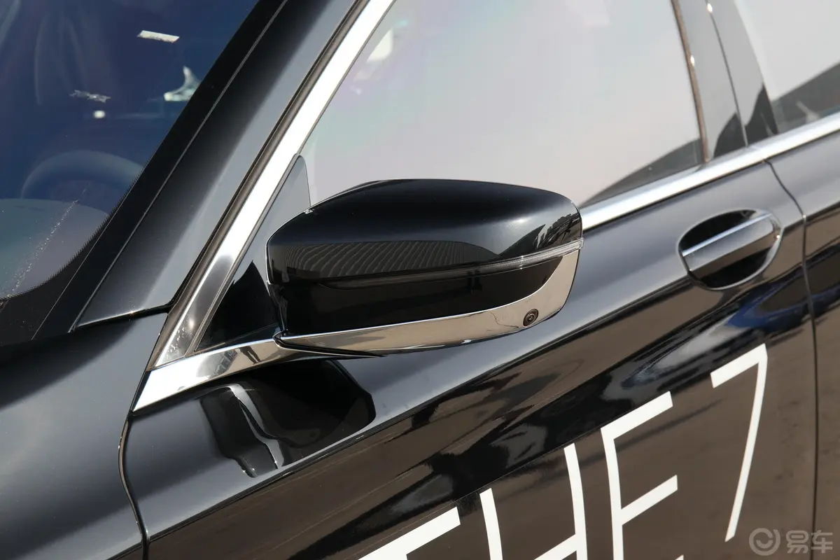 宝马7系改款 M760Li xDrive V12 豪华套装主驾驶后视镜背面
