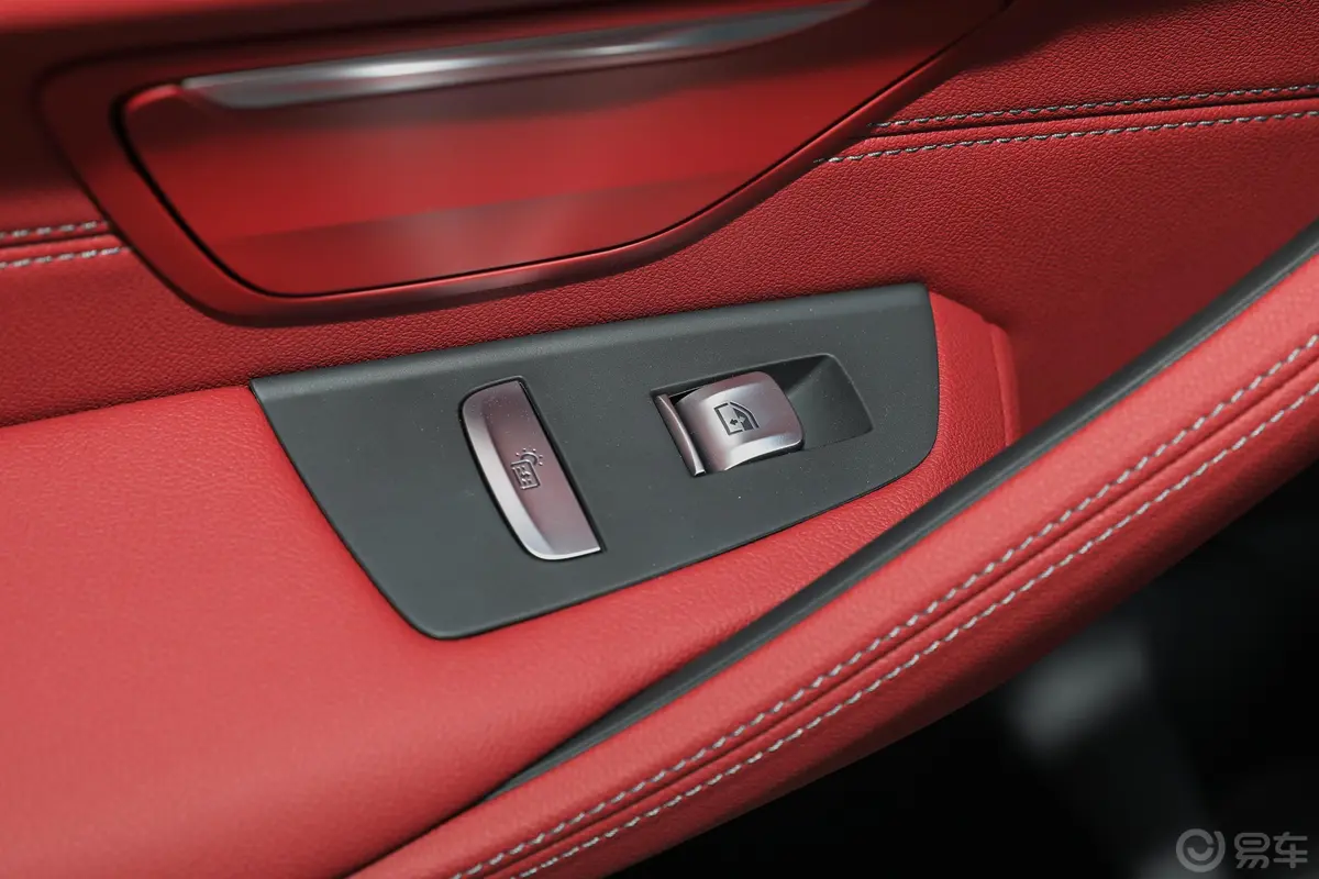 宝马5系 插电混动改款 535Le 先锋版M运动套装后车窗调节
