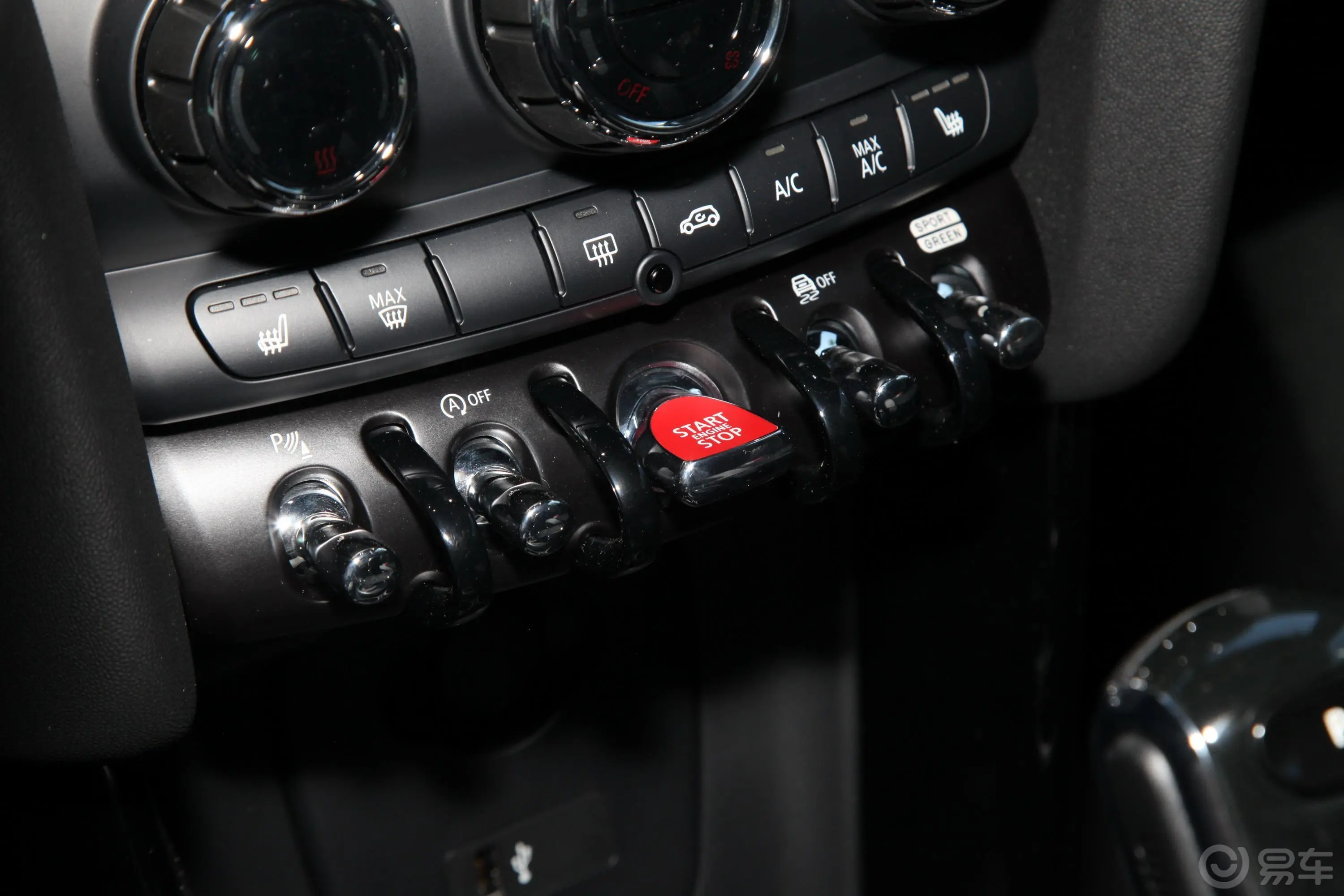 MINI2.0T COOPER S 赛车手钥匙孔或一键启动按键