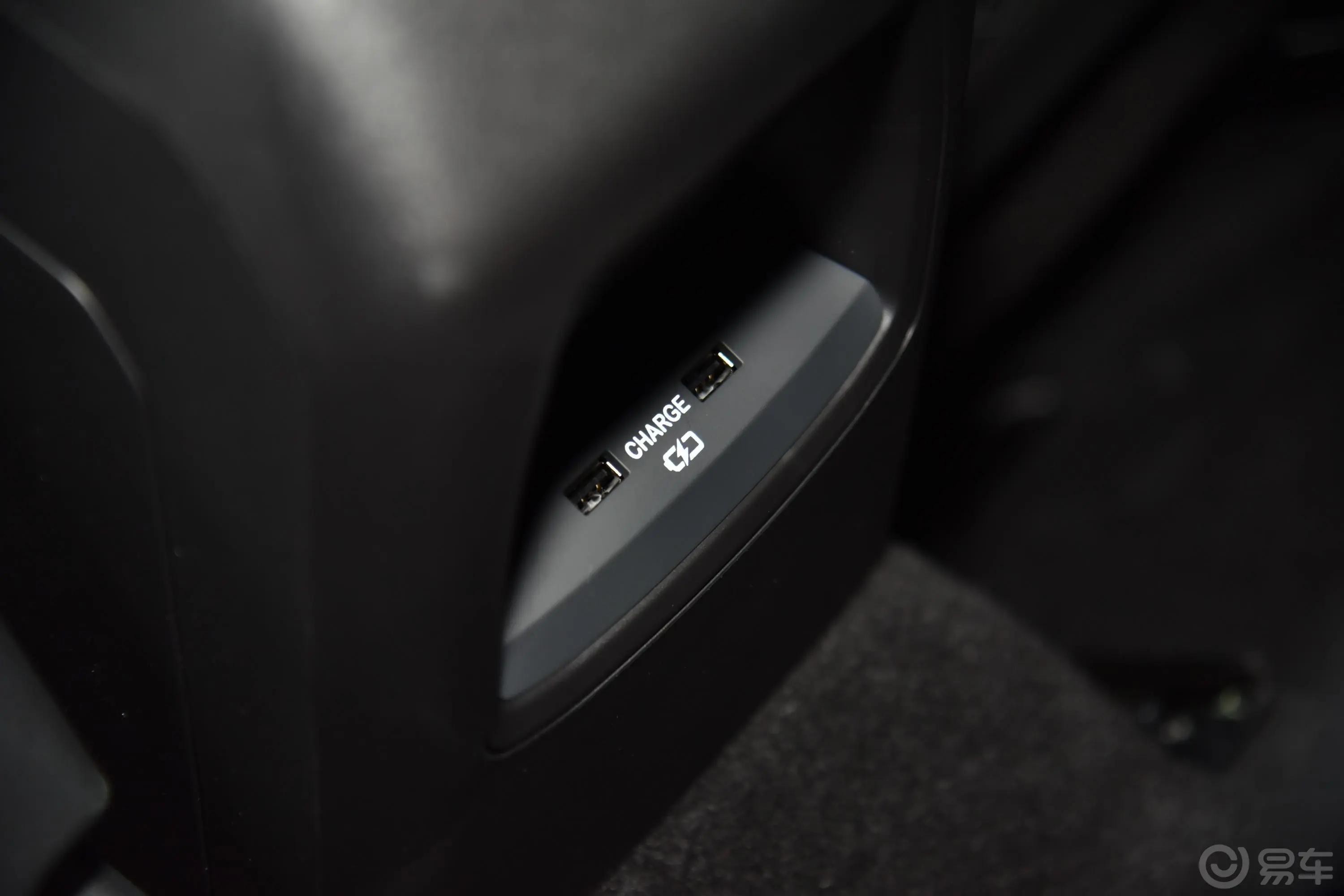 领克02 Hatchback2.0TD 自动Halo驾控套件版空间