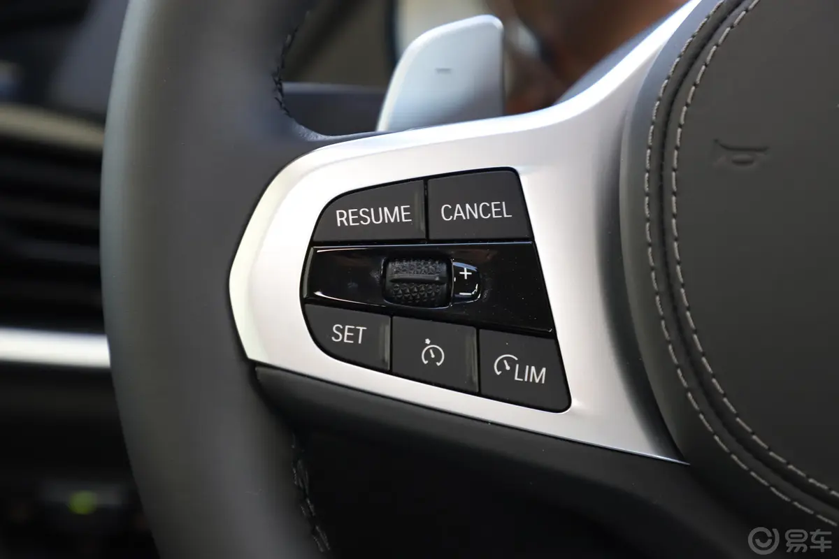 宝马X5(进口)改款 xDrive30i M运动套装左侧方向盘功能按键