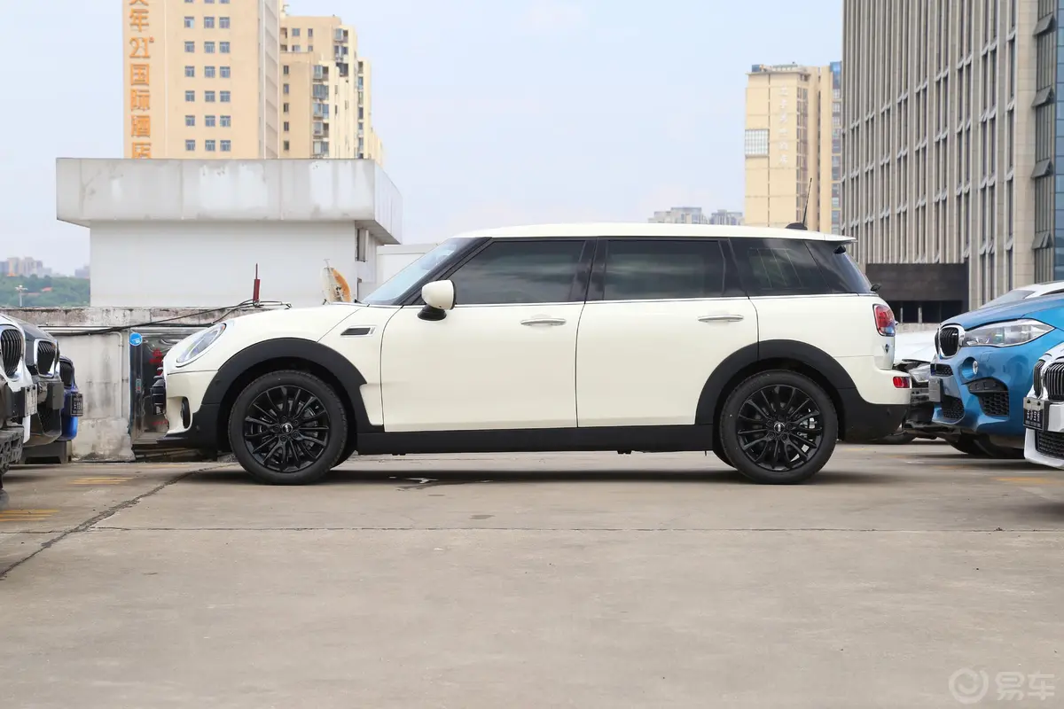 MINI CLUBMAN1.5T ONE正侧车头向左水平