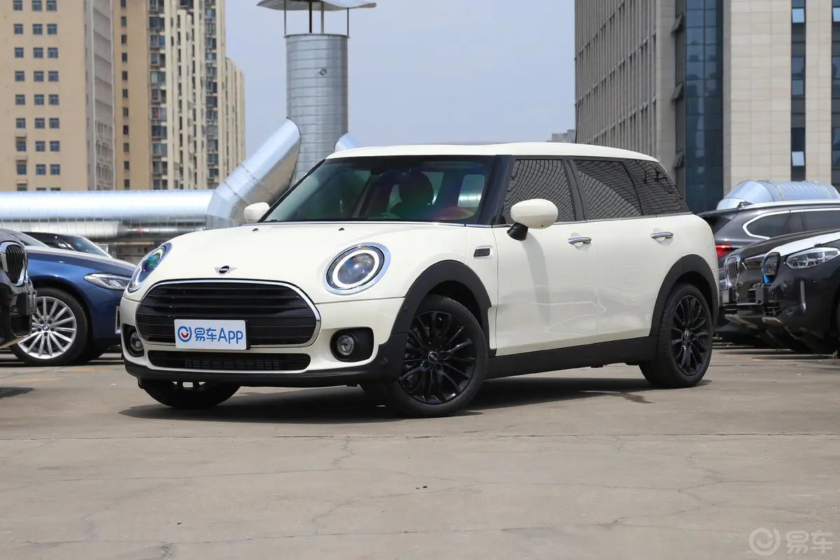 MINI CLUBMAN1.5T ONE侧前45度车头向左水平