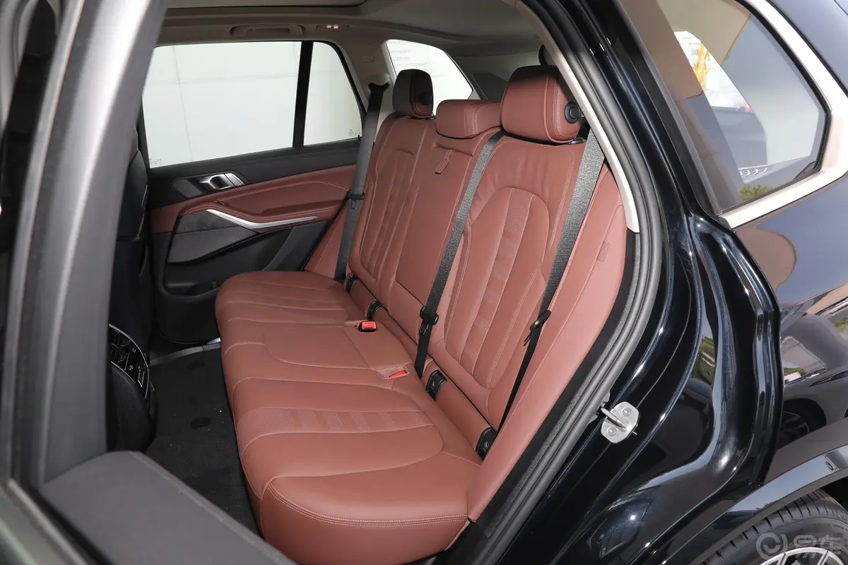宝马X5(进口)改款 xDrive40i 尊享型 M运动套装后排座椅