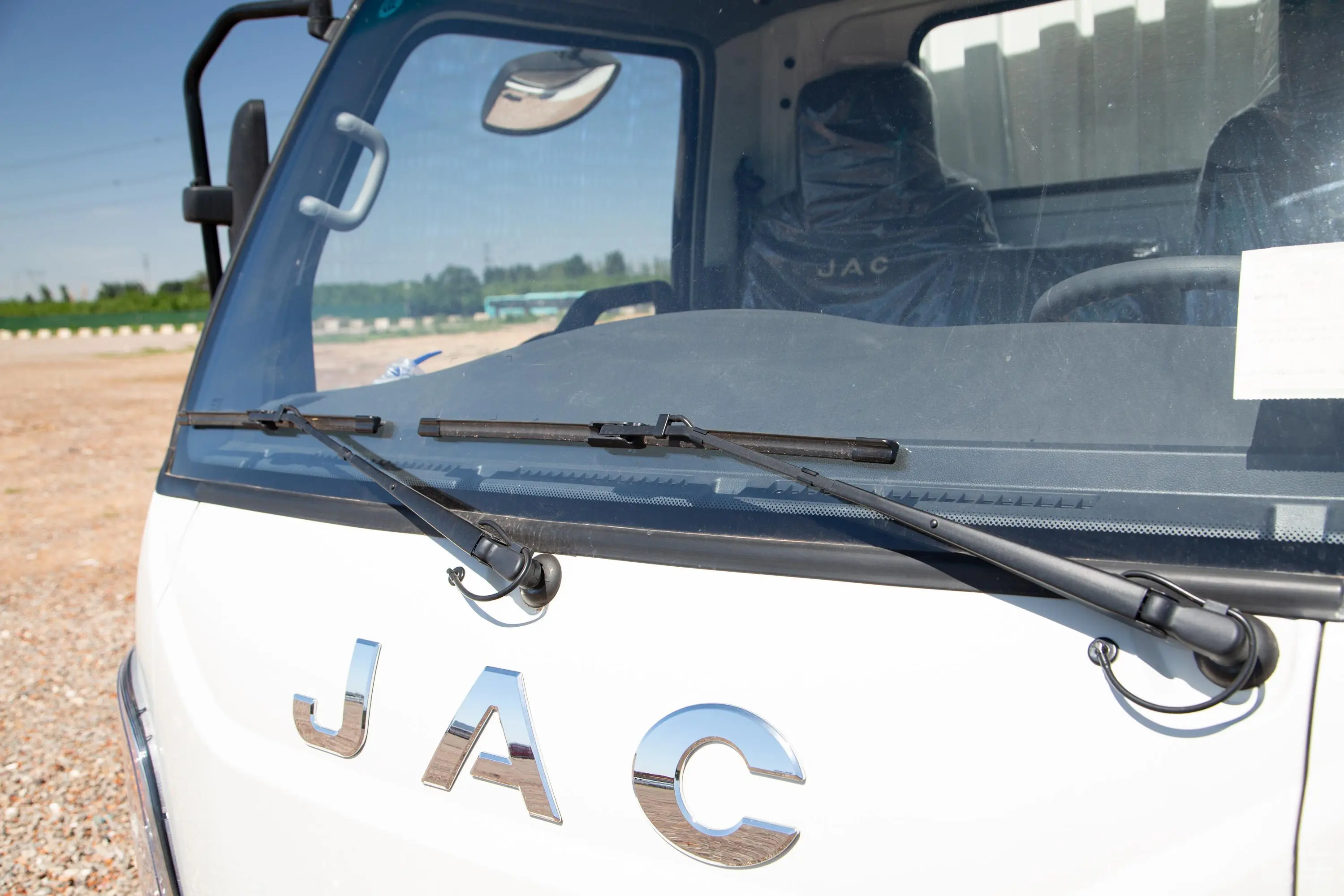 康铃J3J3安徽全柴 2.3L 98马力 轴距2900  单排箱式轻卡 柴油 国VI雨刷器